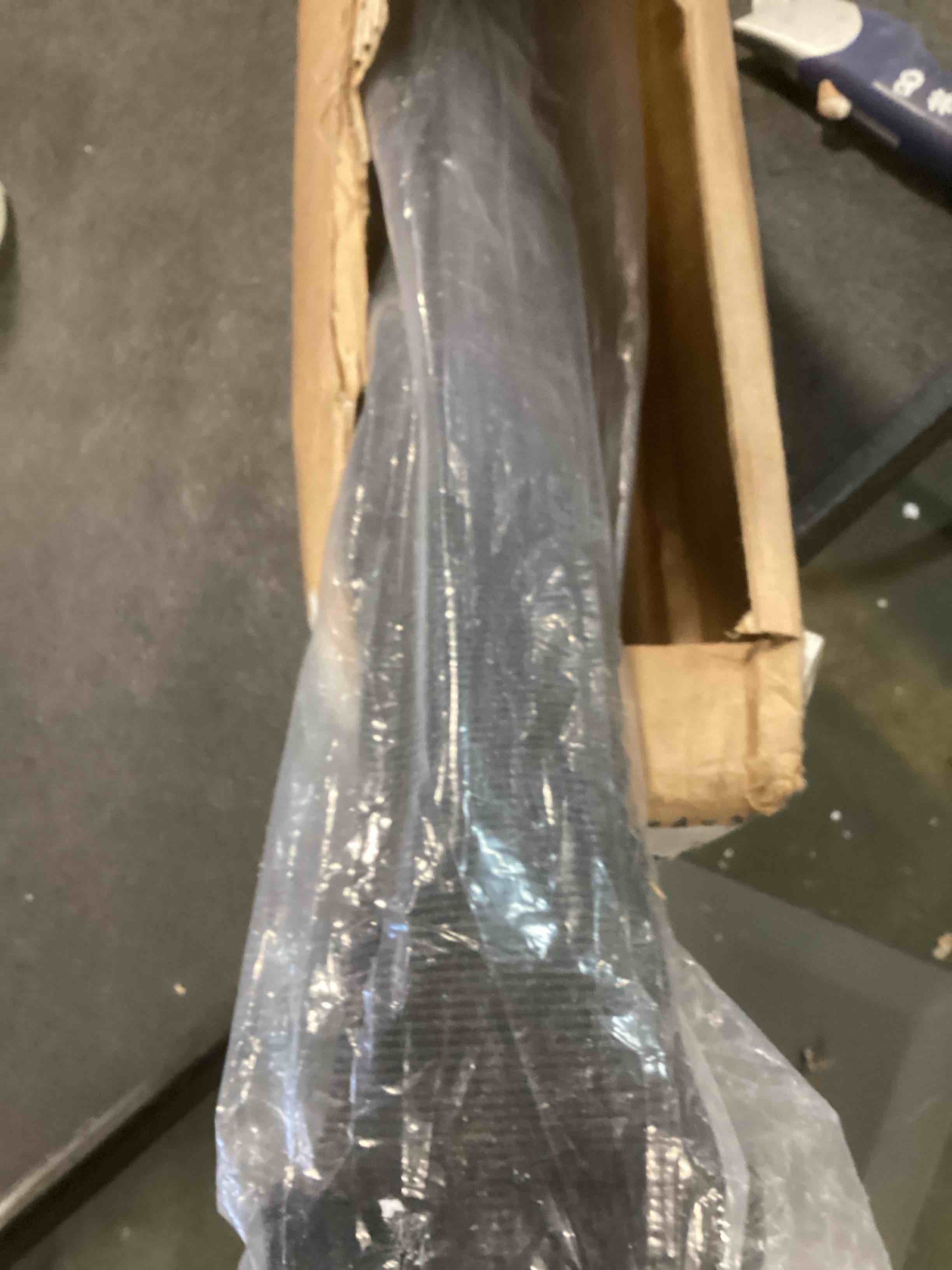 https://s3.amazonaws.com/lotting-images-prod/bidfta/PNK1200782_1736781726701.jpeg