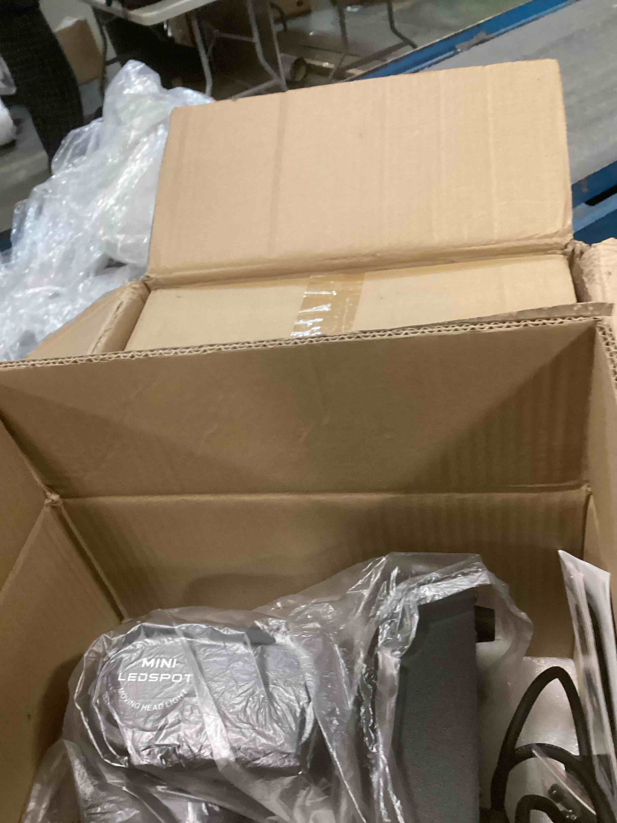 https://s3.amazonaws.com/lotting-images-prod/bidfta/PNK1200943_1736859915581.jpeg