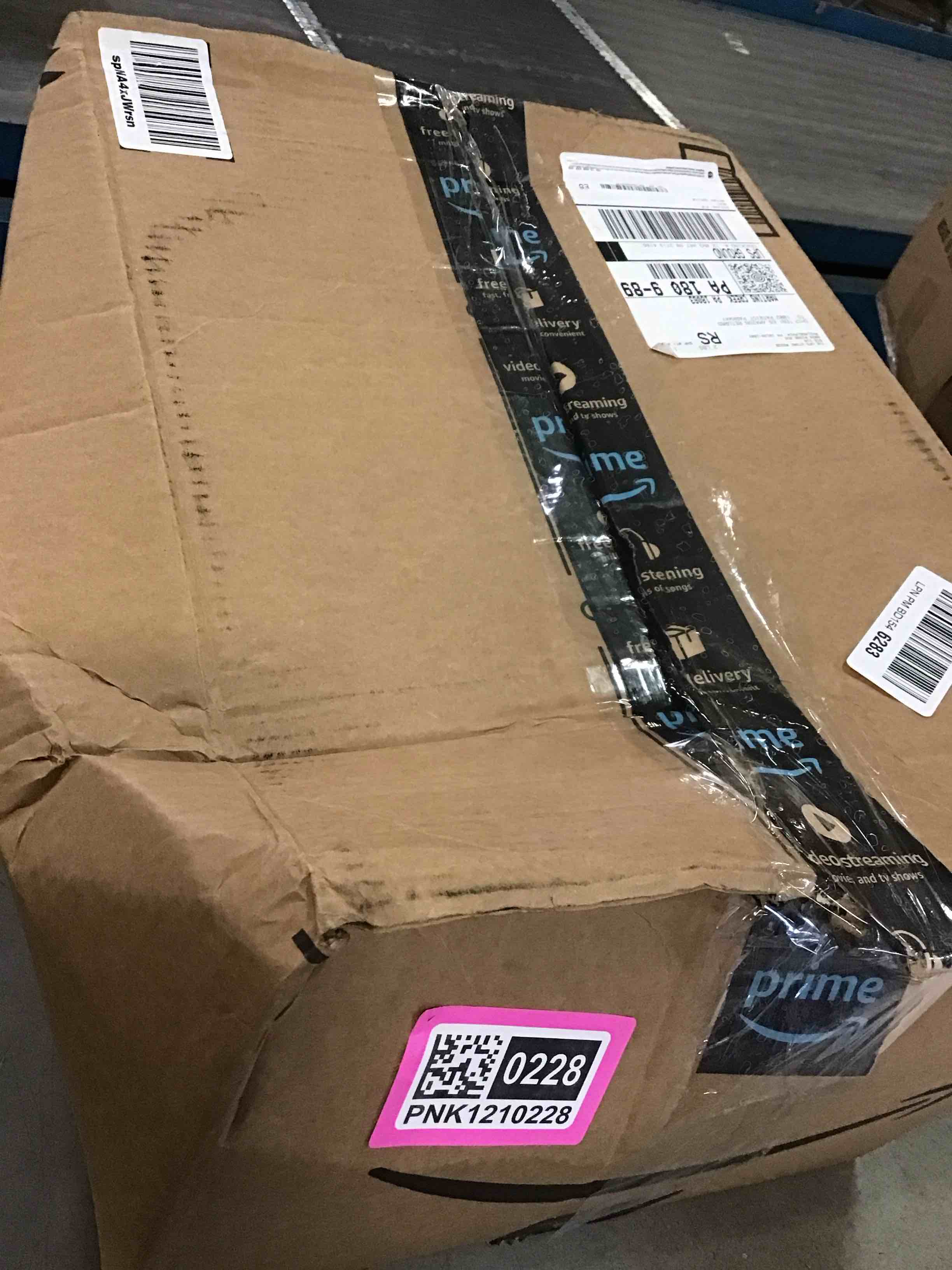 https://s3.amazonaws.com/lotting-images-prod/bidfta/PNK1210228_1731344479719.jpeg
