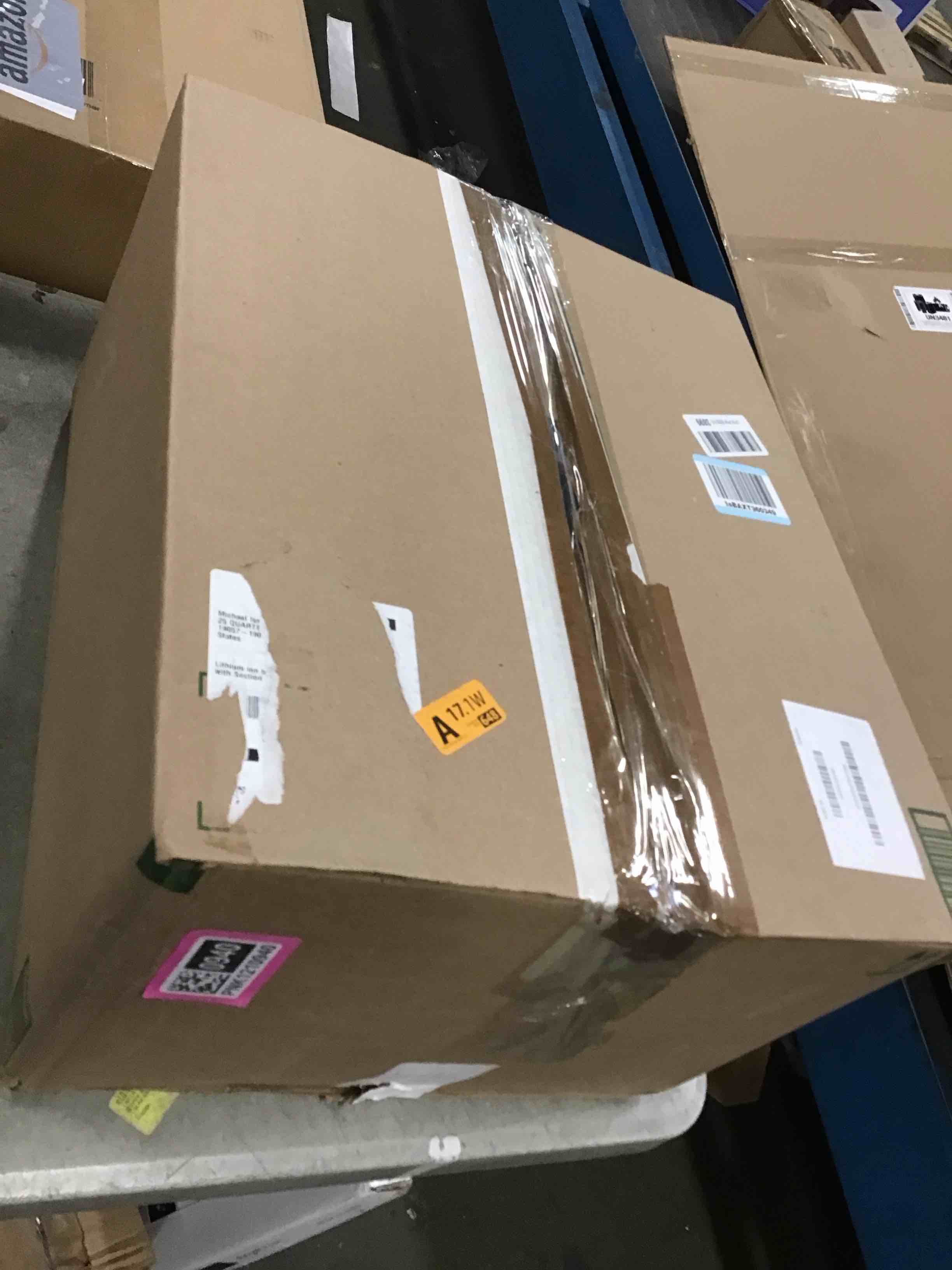https://s3.amazonaws.com/lotting-images-prod/bidfta/PNK1210940_1732041001379.jpeg