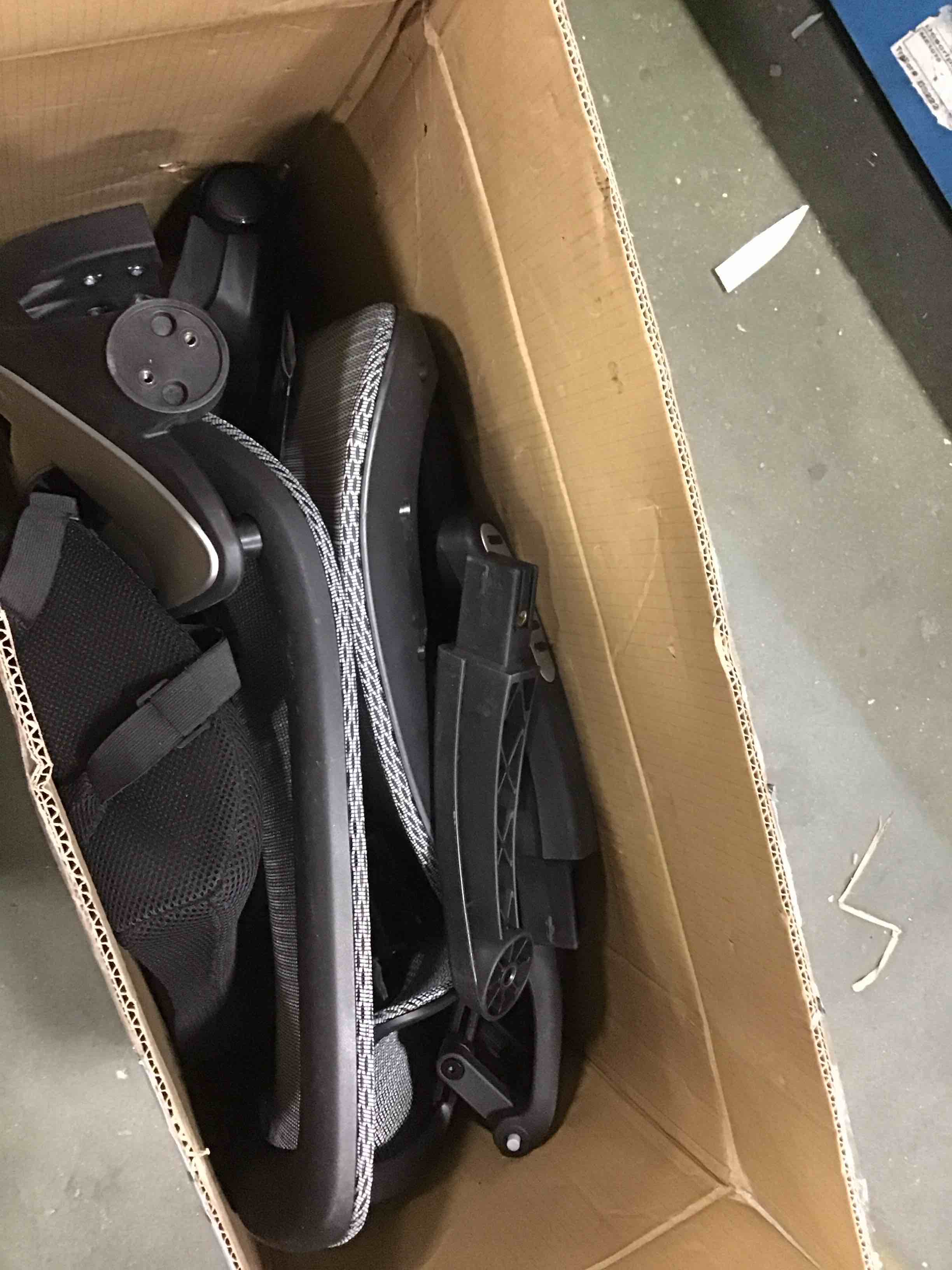 https://s3.amazonaws.com/lotting-images-prod/bidfta/PNK1212096_1732562141524.jpeg