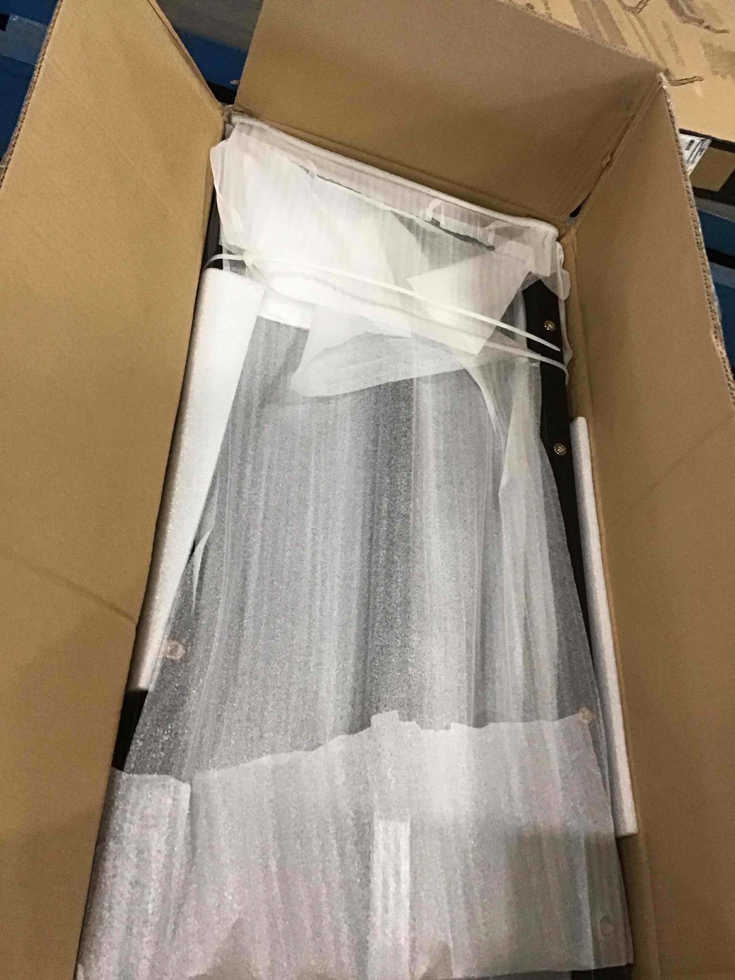 https://s3.amazonaws.com/lotting-images-prod/bidfta/PNK1212255_1732632179774.jpeg