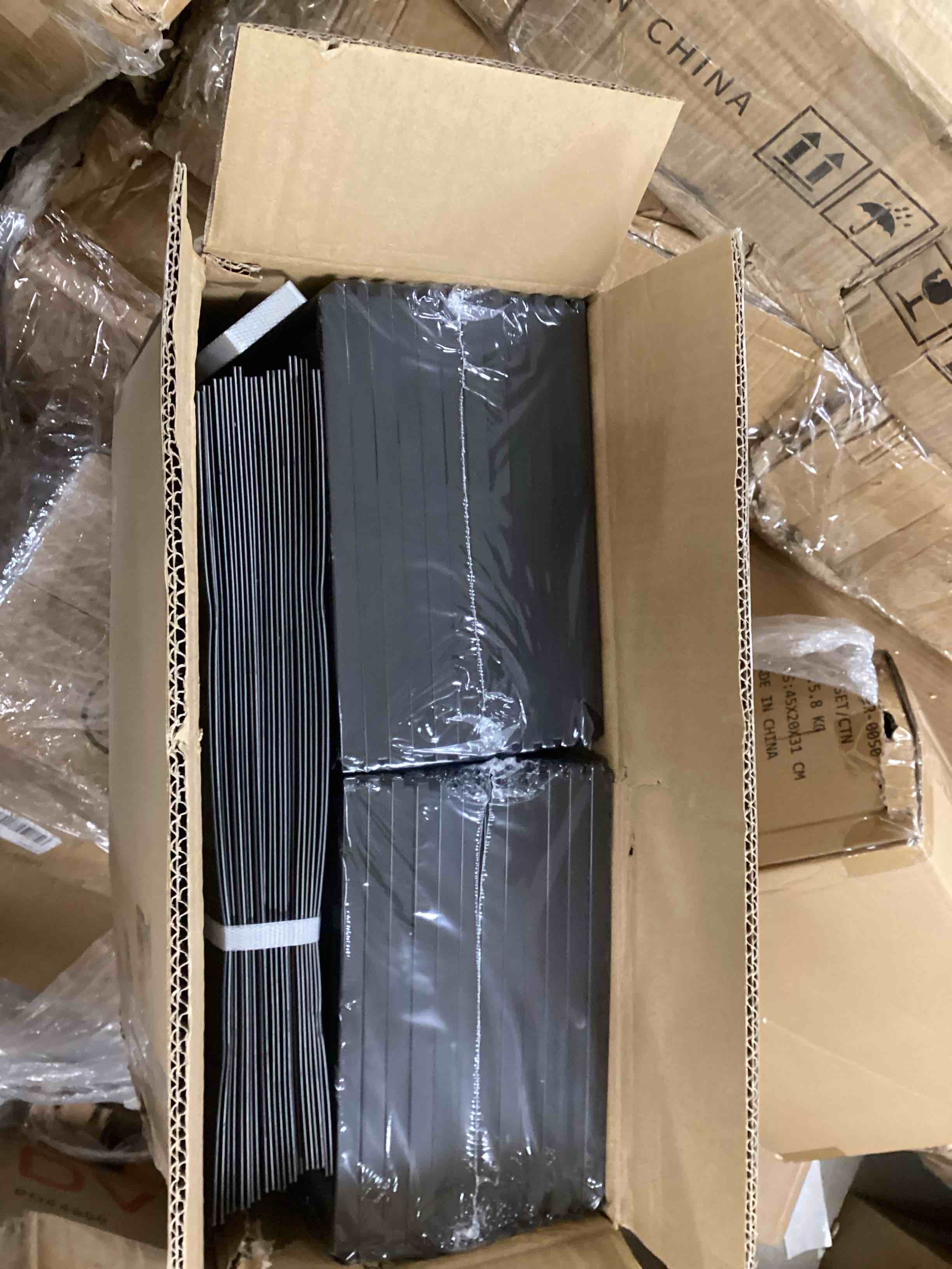 https://s3.amazonaws.com/lotting-images-prod/bidfta/PNK1216560_1739209647023.jpeg