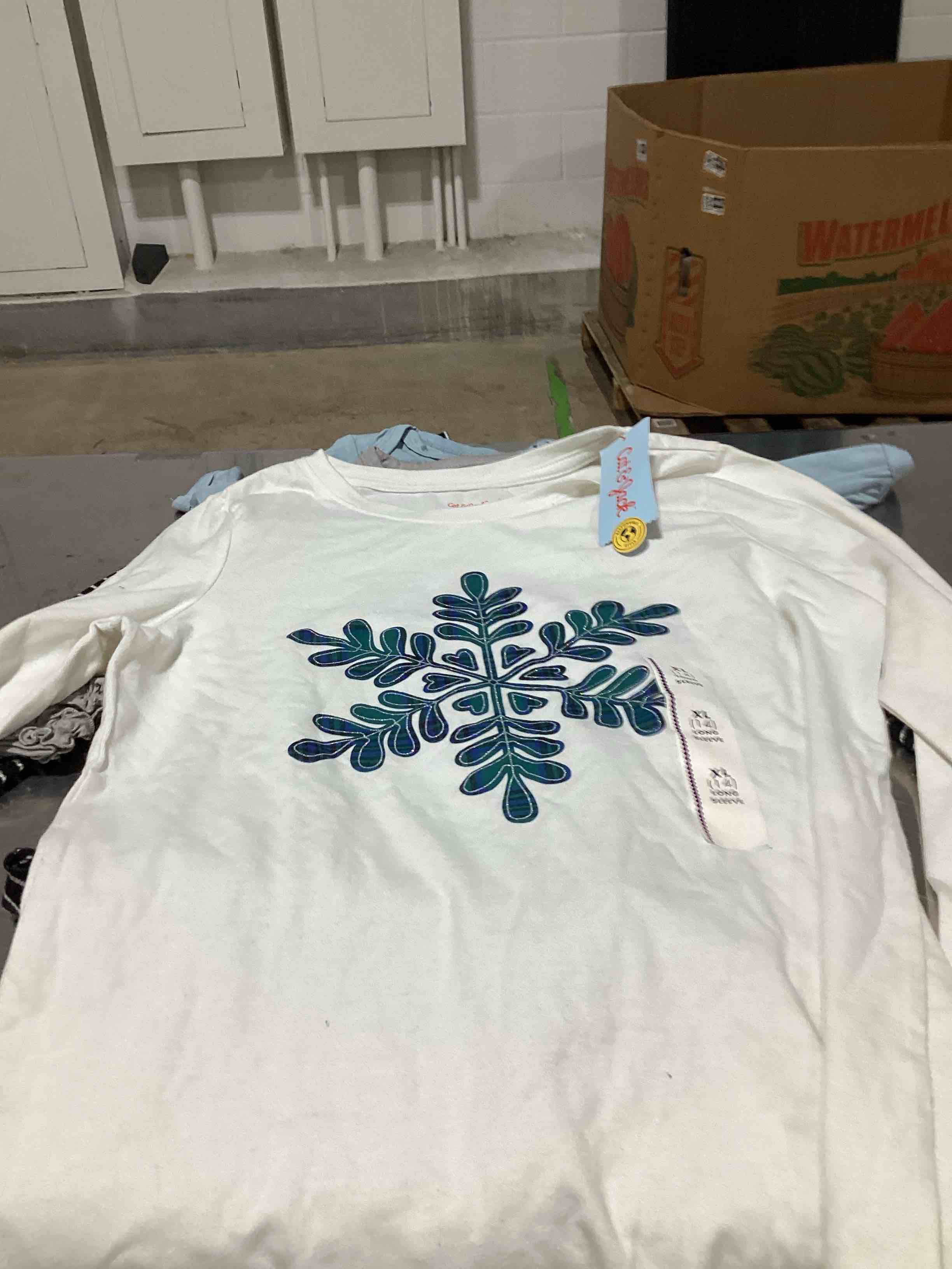 https://s3.amazonaws.com/lotting-images-prod/bidfta/PNK1217433_1754491915050.jpeg