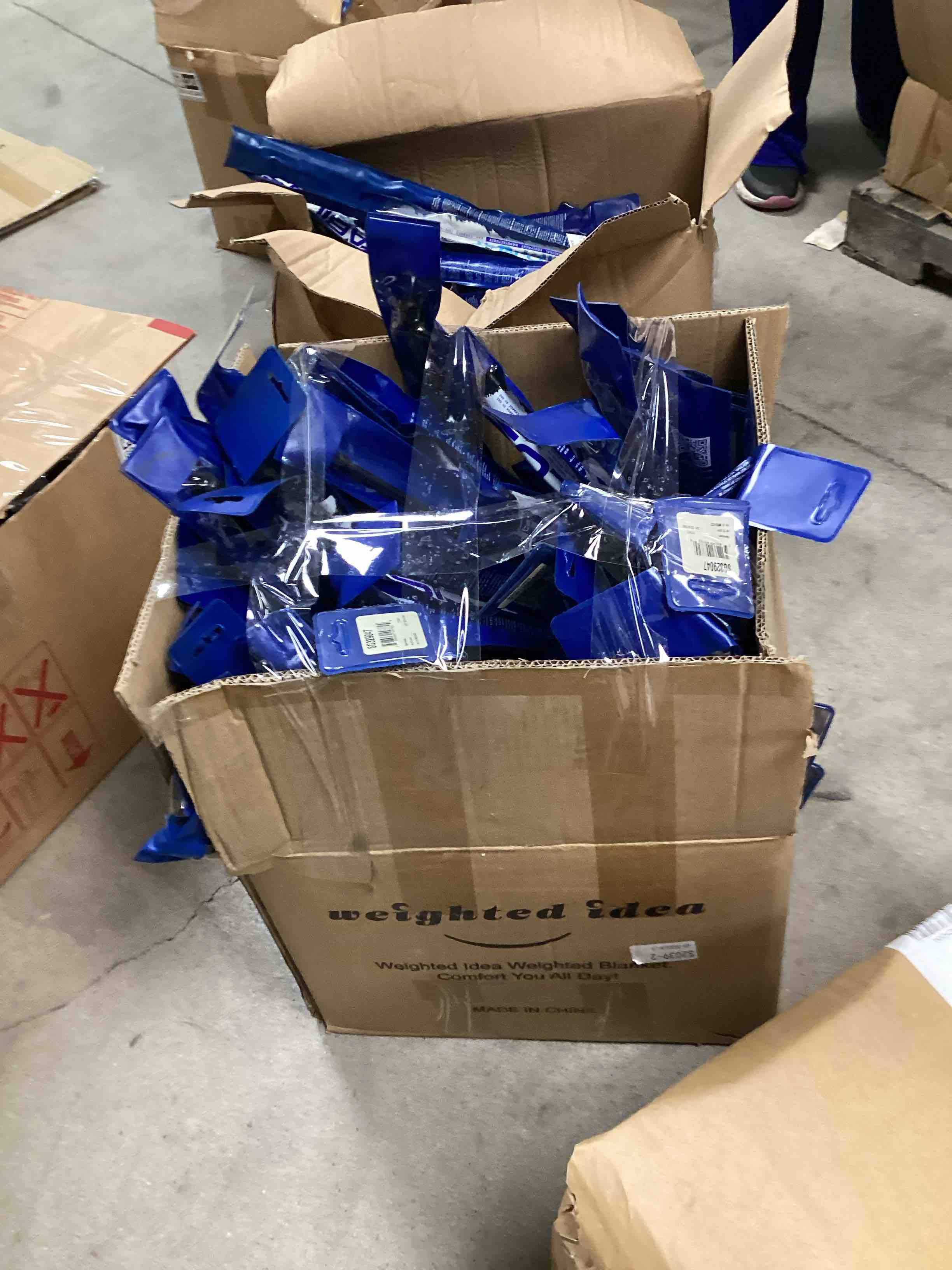 https://s3.amazonaws.com/lotting-images-prod/bidfta/PNK1217540_1754577273237.jpeg