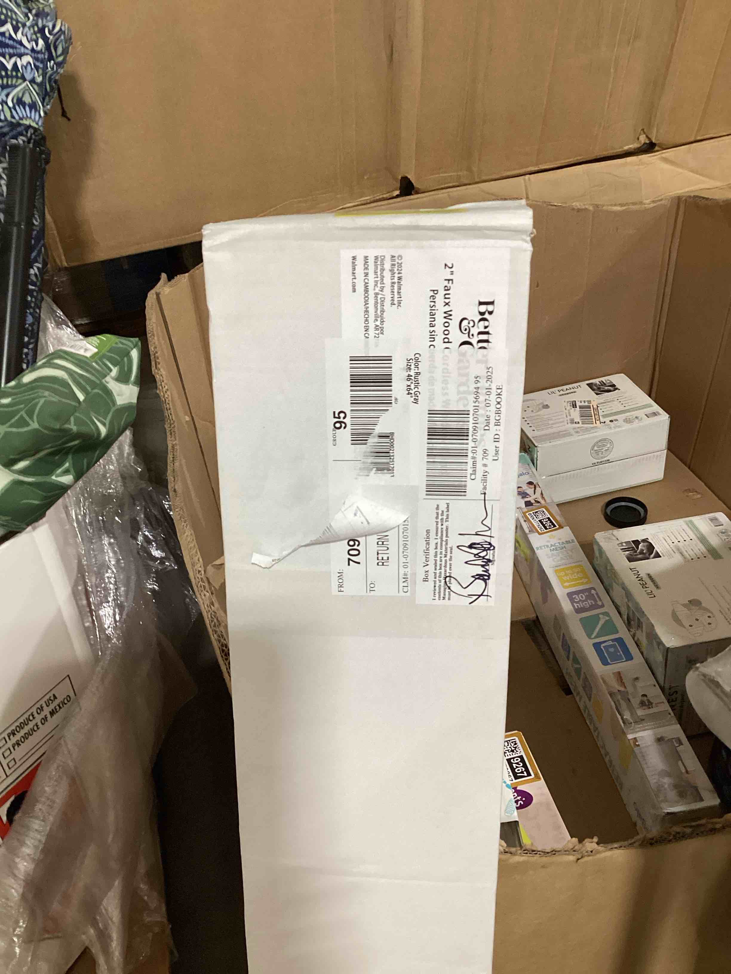 https://s3.amazonaws.com/lotting-images-prod/bidfta/PNK1217911_1754931885429.jpeg