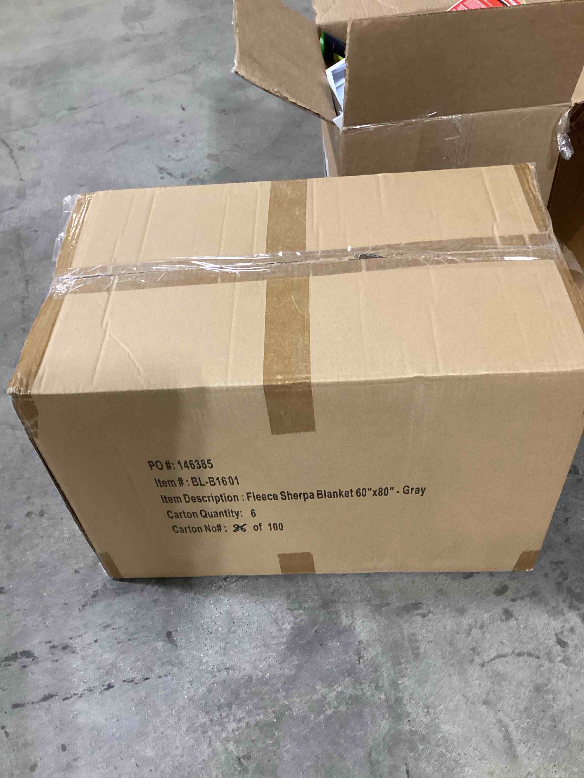 https://s3.amazonaws.com/lotting-images-prod/bidfta/PNK1218078_1755012477962.jpeg