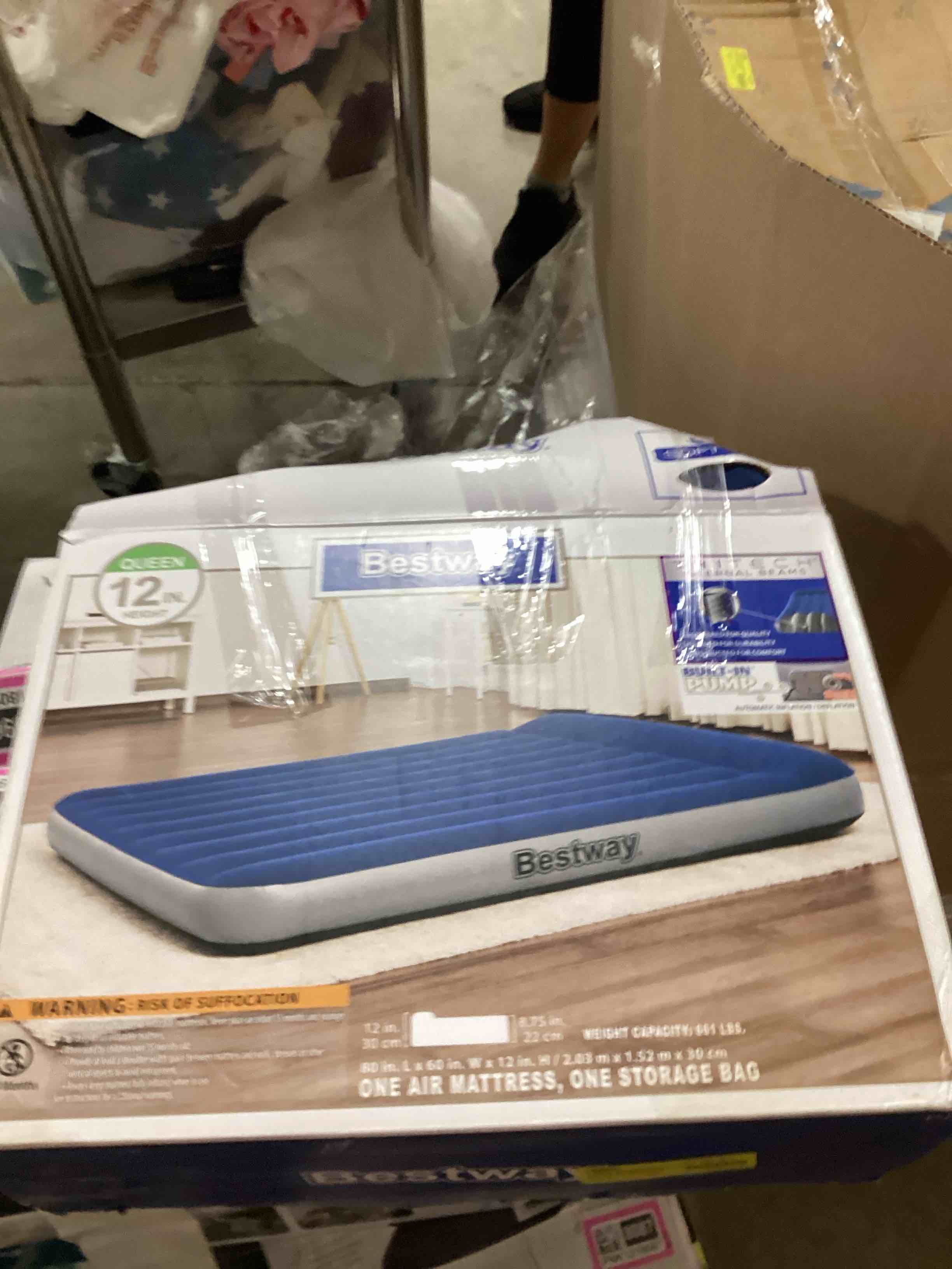 https://s3.amazonaws.com/lotting-images-prod/bidfta/PNK1218092_1755093526177.jpeg