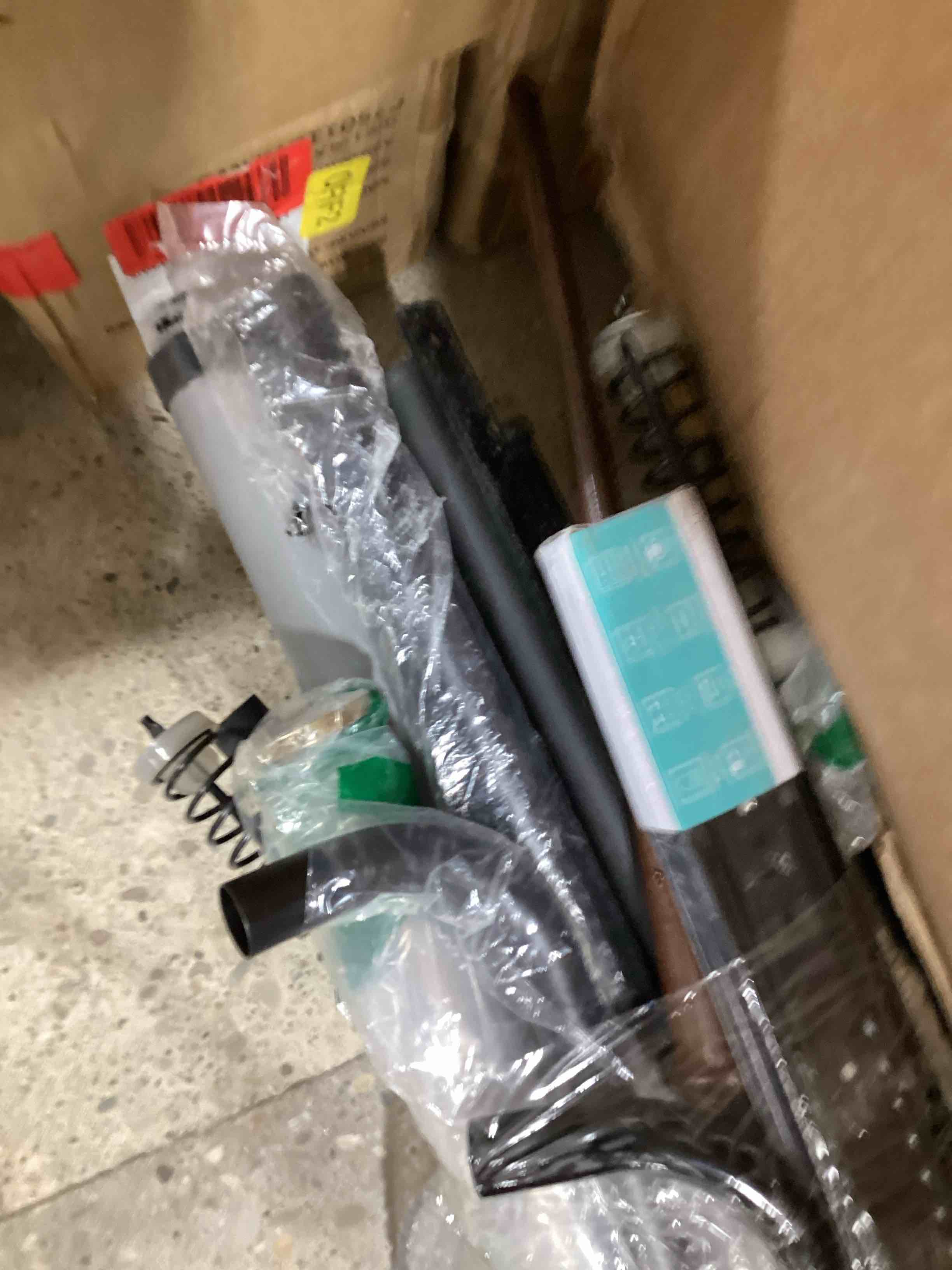 https://s3.amazonaws.com/lotting-images-prod/bidfta/PNK1218143_1755107470088.jpeg