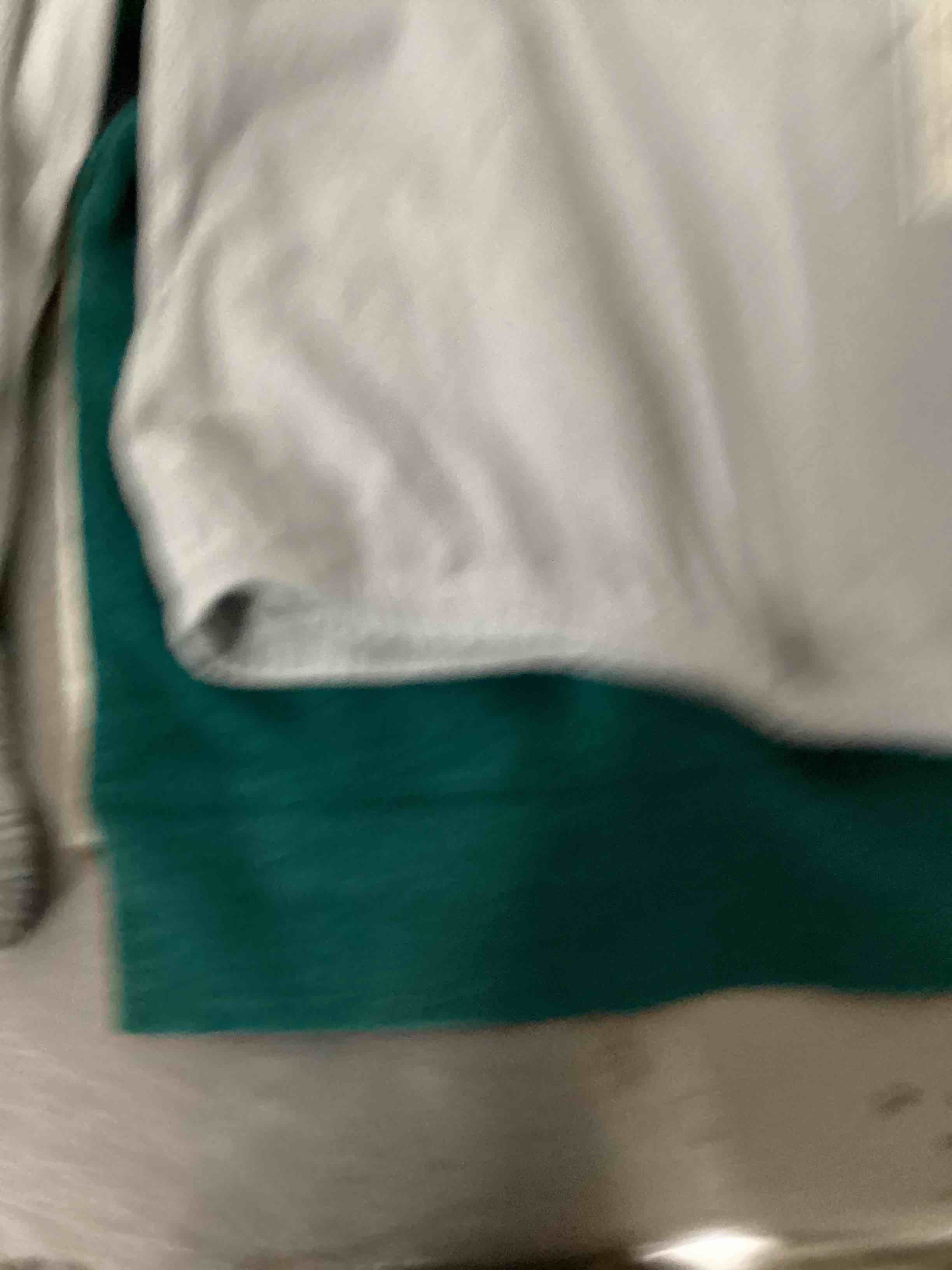 https://s3.amazonaws.com/lotting-images-prod/bidfta/PNK1218571_1755530558237.jpeg