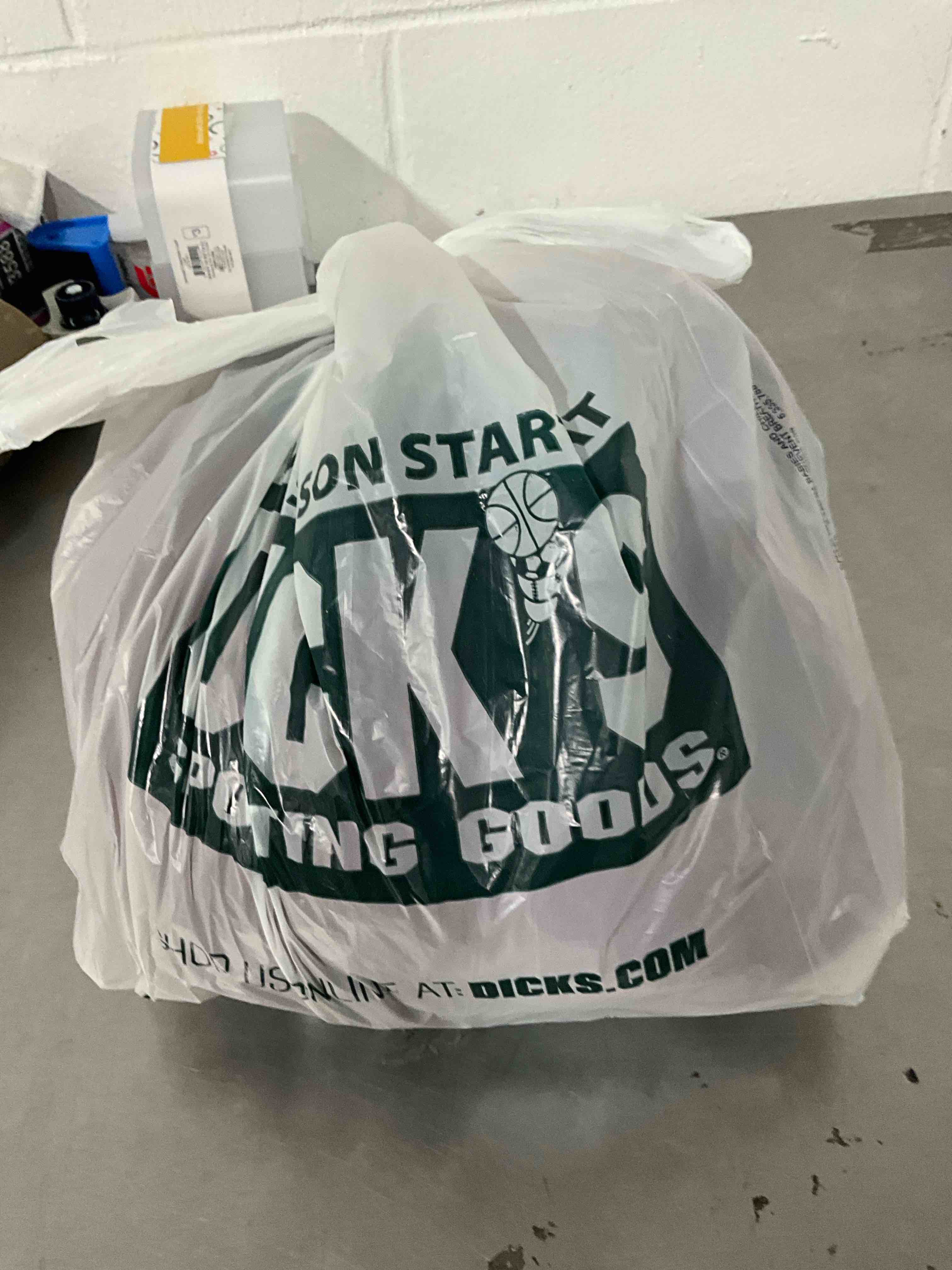 https://s3.amazonaws.com/lotting-images-prod/bidfta/PNK1218646_1755291057246.jpeg