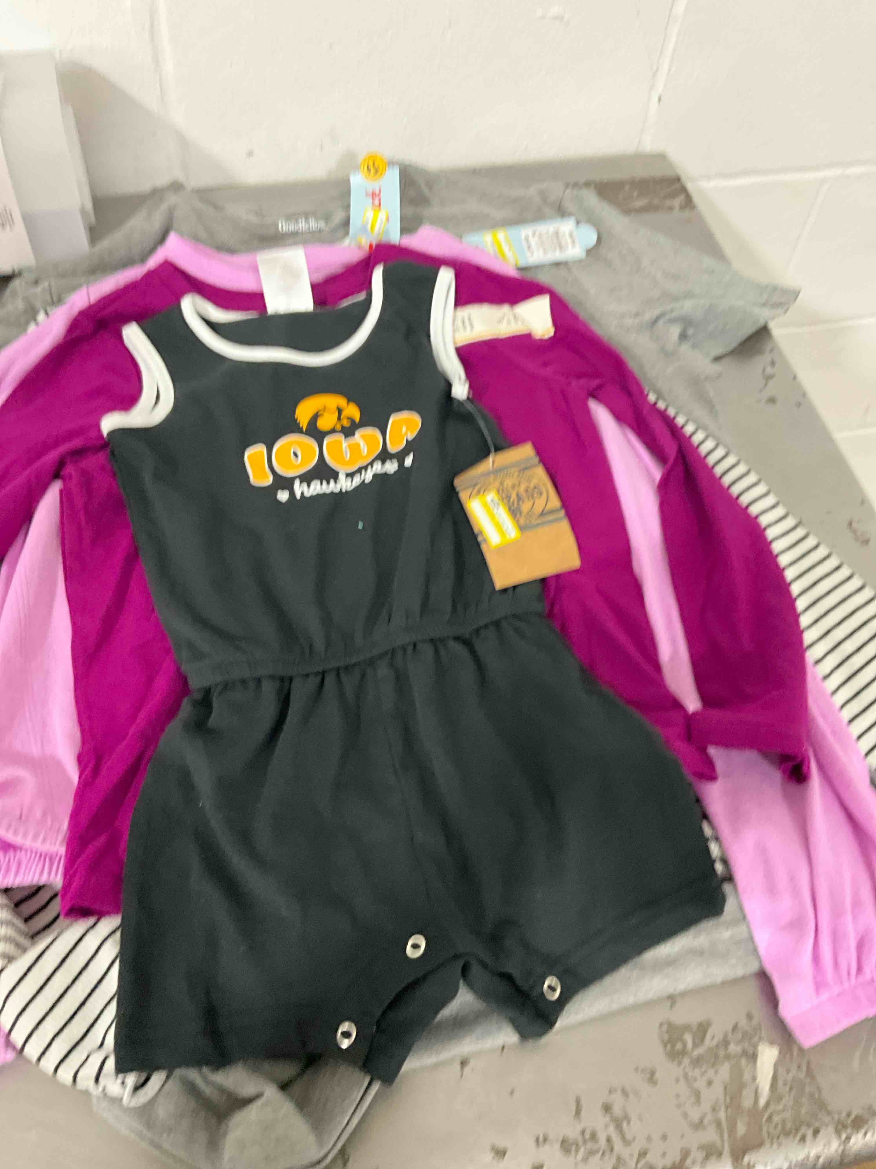 https://s3.amazonaws.com/lotting-images-prod/bidfta/PNK1218647_1755291138294.jpeg