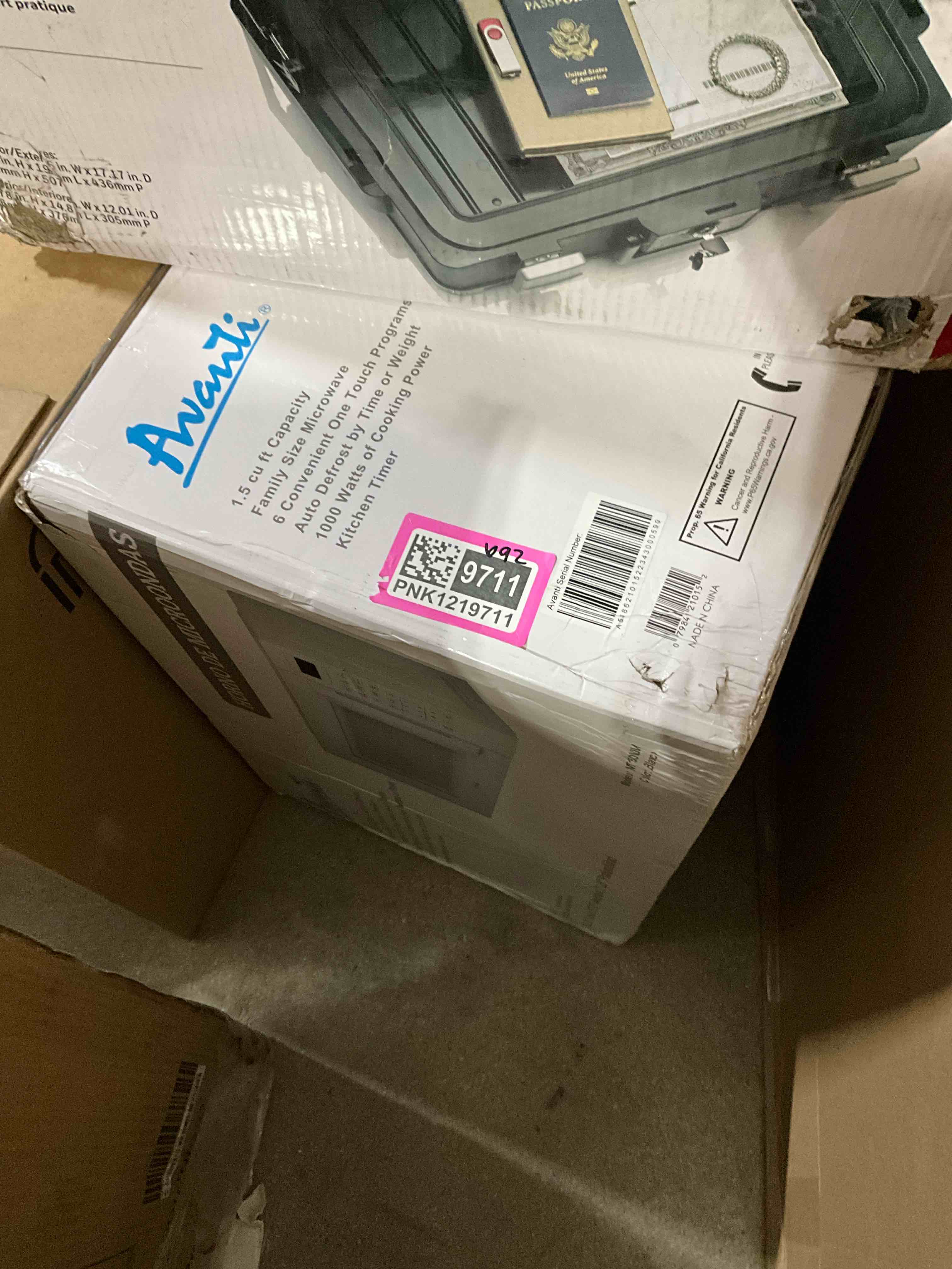 https://s3.amazonaws.com/lotting-images-prod/bidfta/PNK1219711_1734045760263.jpeg