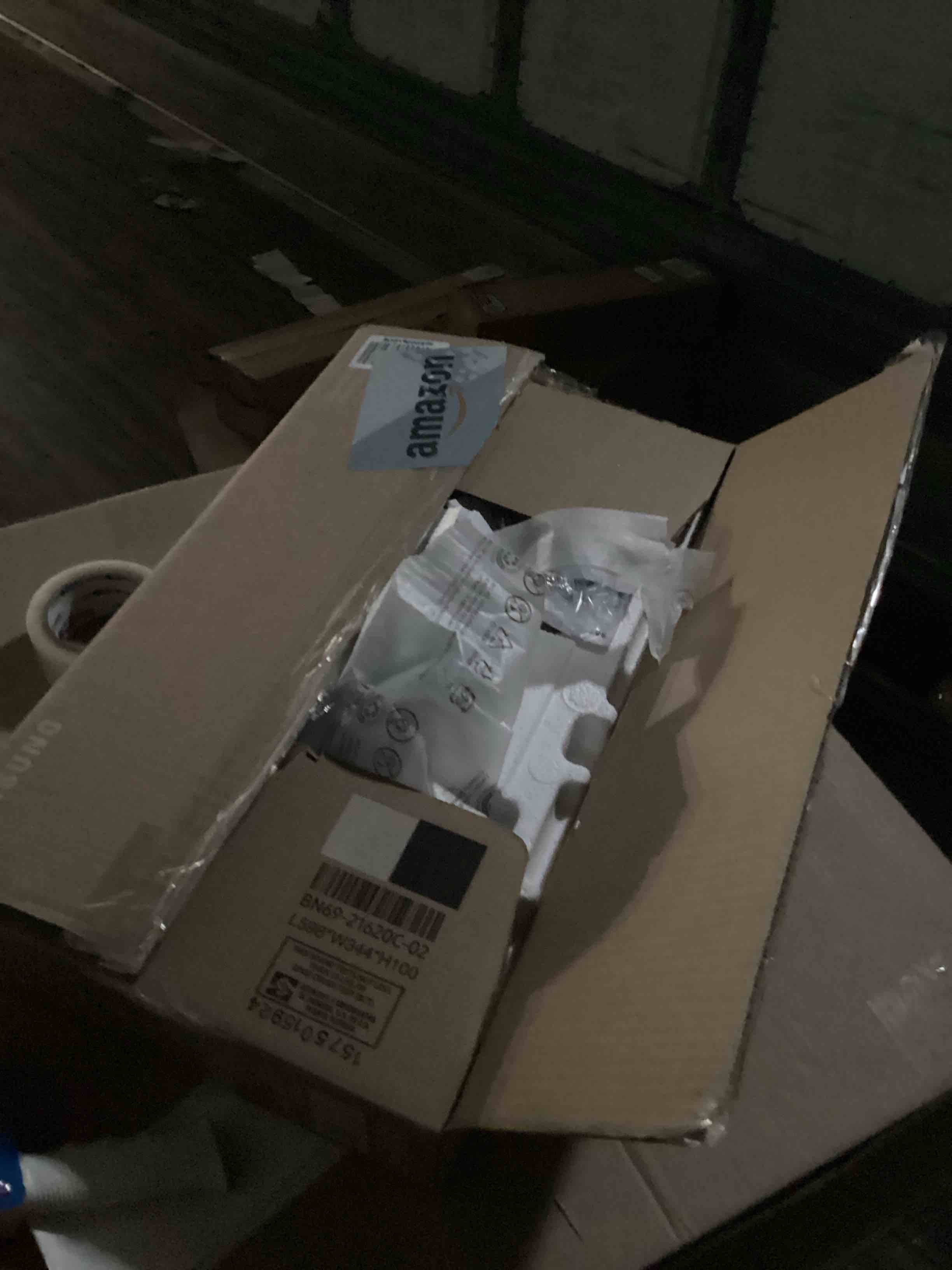 https://s3.amazonaws.com/lotting-images-prod/bidfta/PNK1220235_1741121284134.jpeg