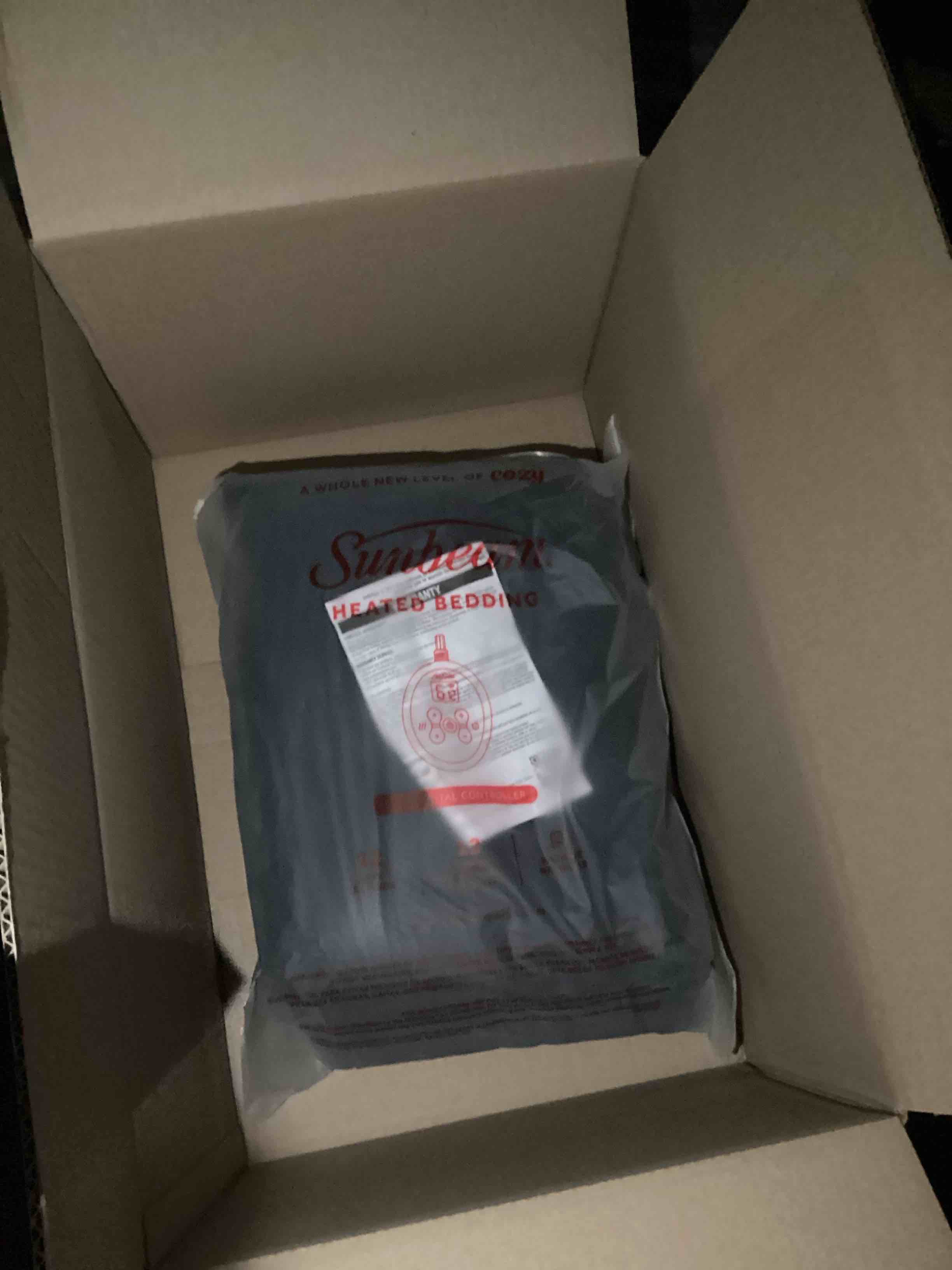 https://s3.amazonaws.com/lotting-images-prod/bidfta/PNK1220289_1741189177404.jpeg