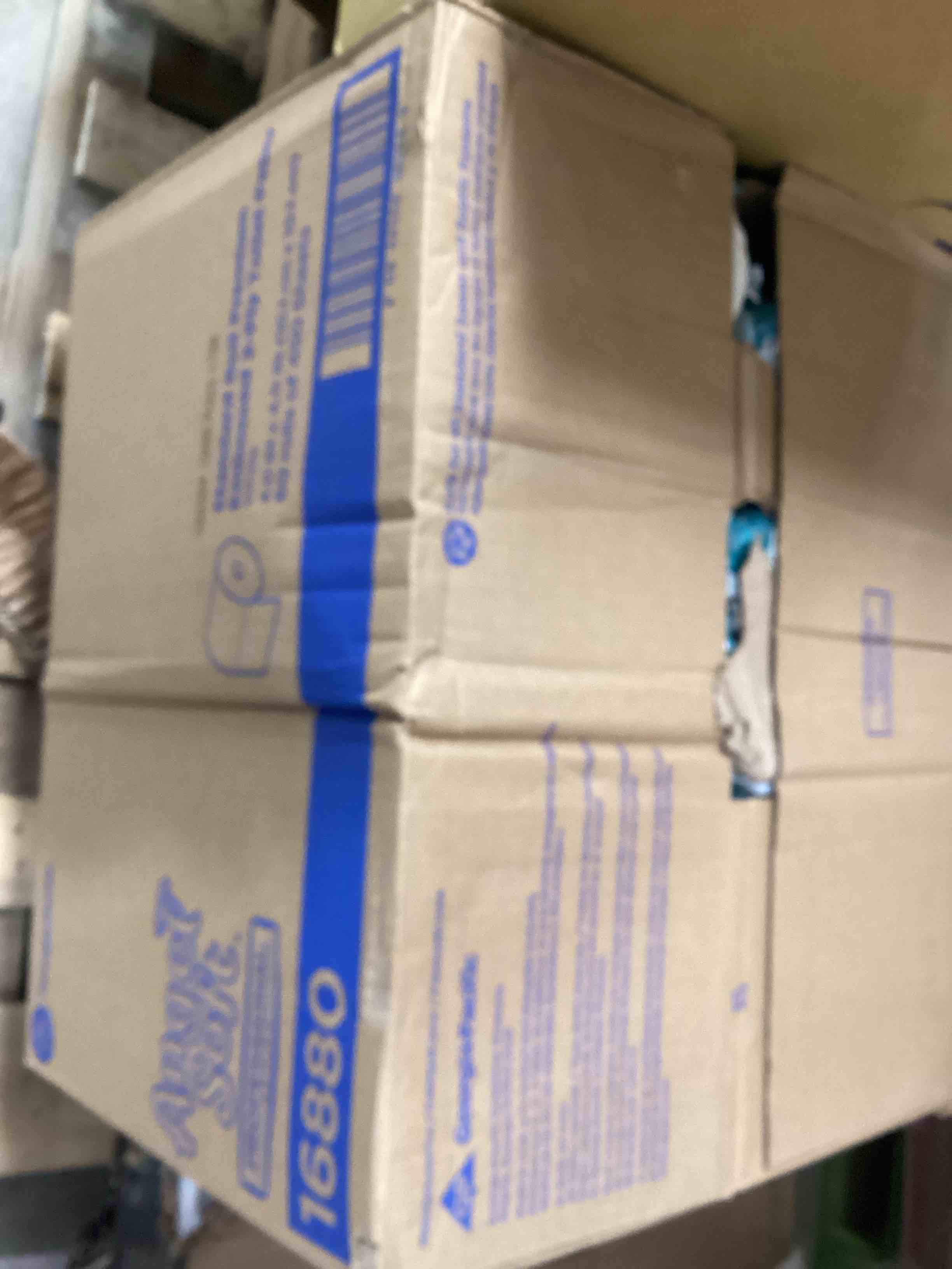 https://s3.amazonaws.com/lotting-images-prod/bidfta/PNK1221264_1745158966369.jpeg