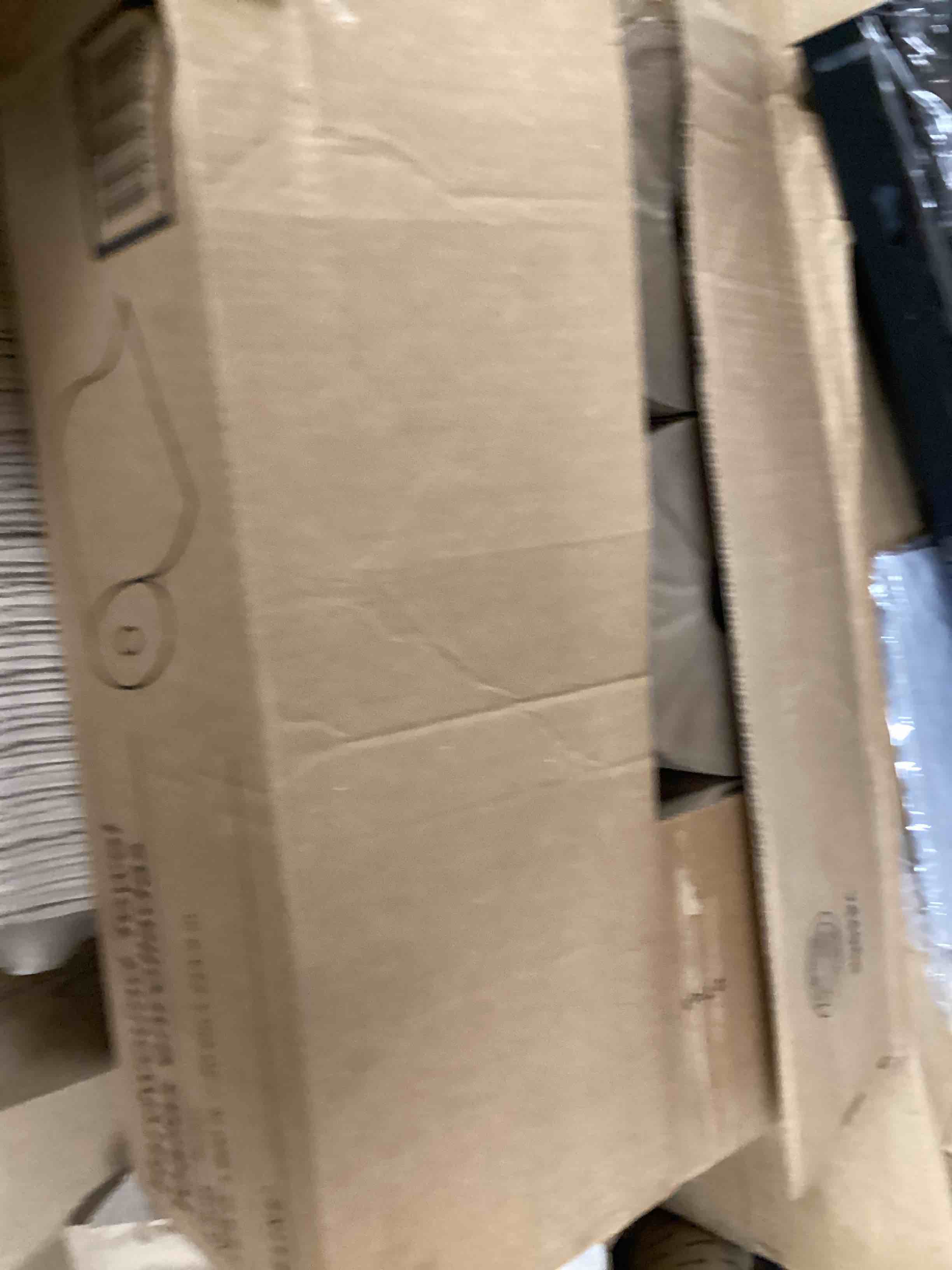 https://s3.amazonaws.com/lotting-images-prod/bidfta/PNK1221266_1745175098139.jpeg