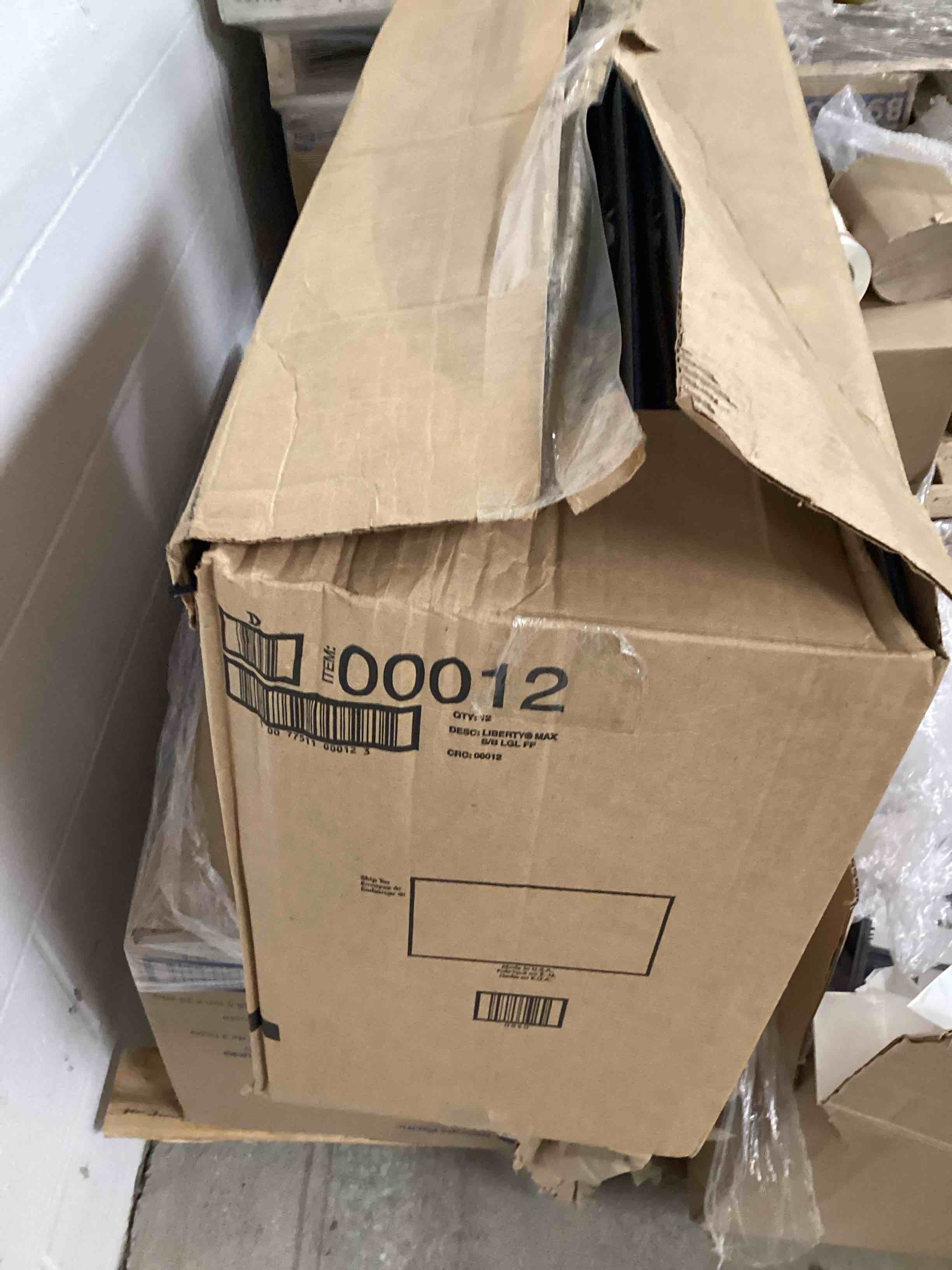 https://s3.amazonaws.com/lotting-images-prod/bidfta/PNK1221269_1745176207074.jpeg