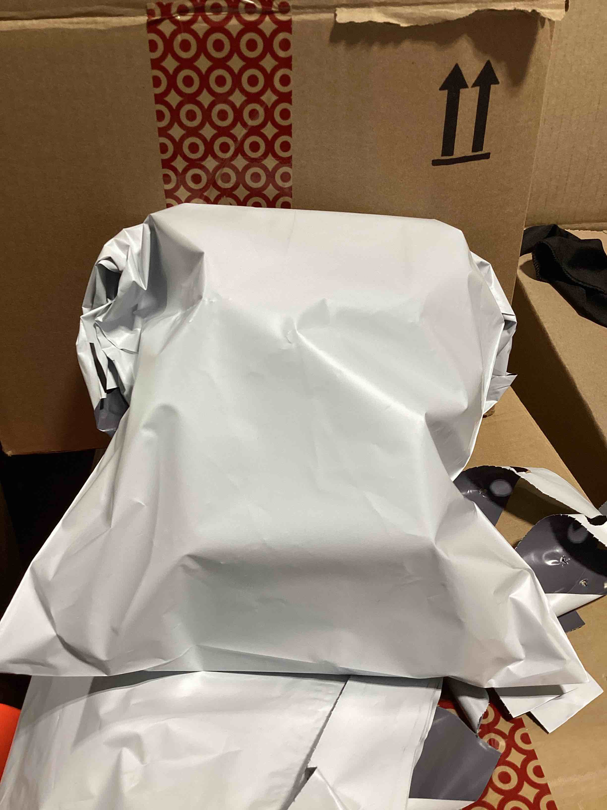 https://s3.amazonaws.com/lotting-images-prod/bidfta/PNK1221961_1745853028116.jpeg