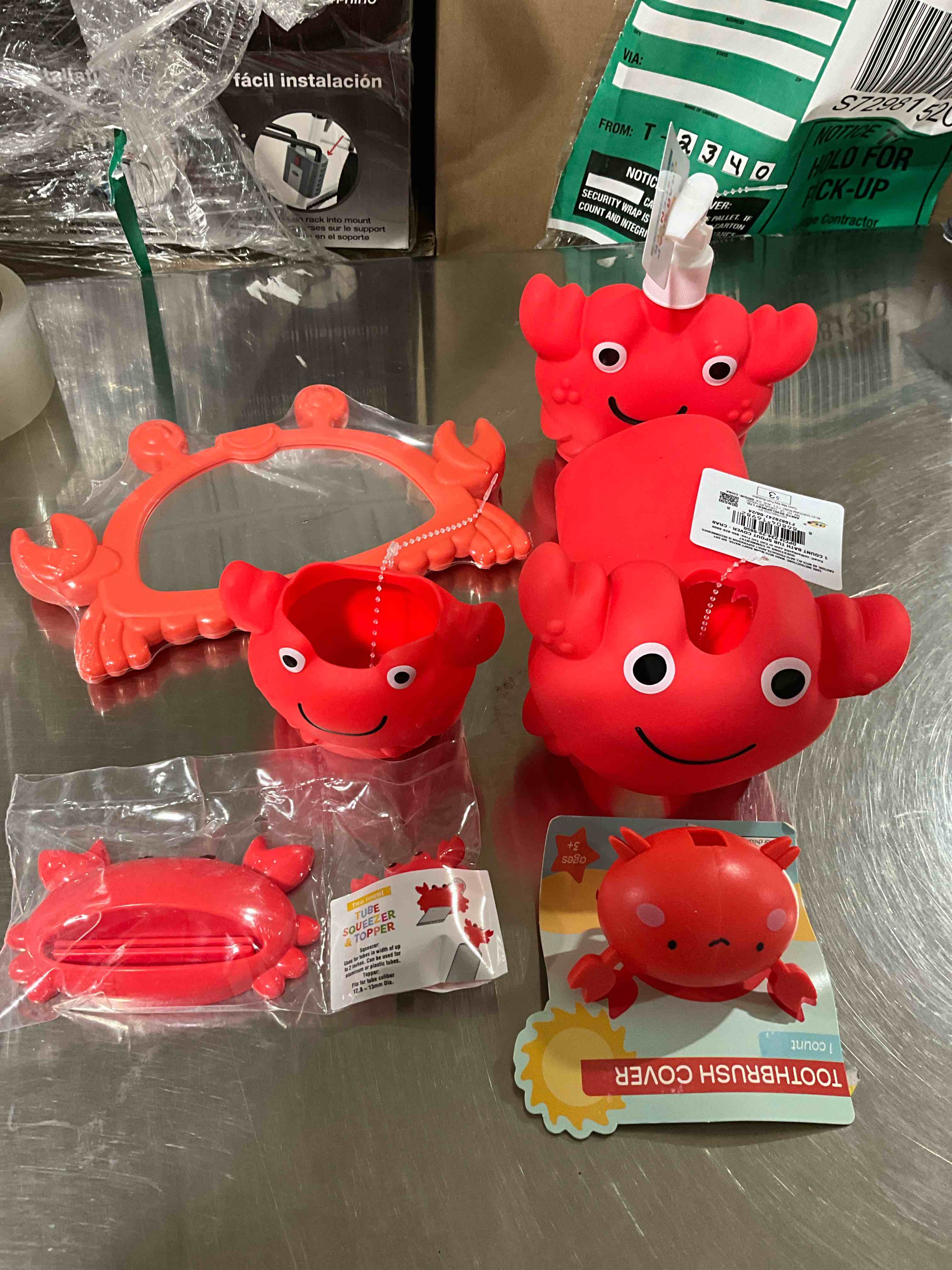 Assorted crab bath set