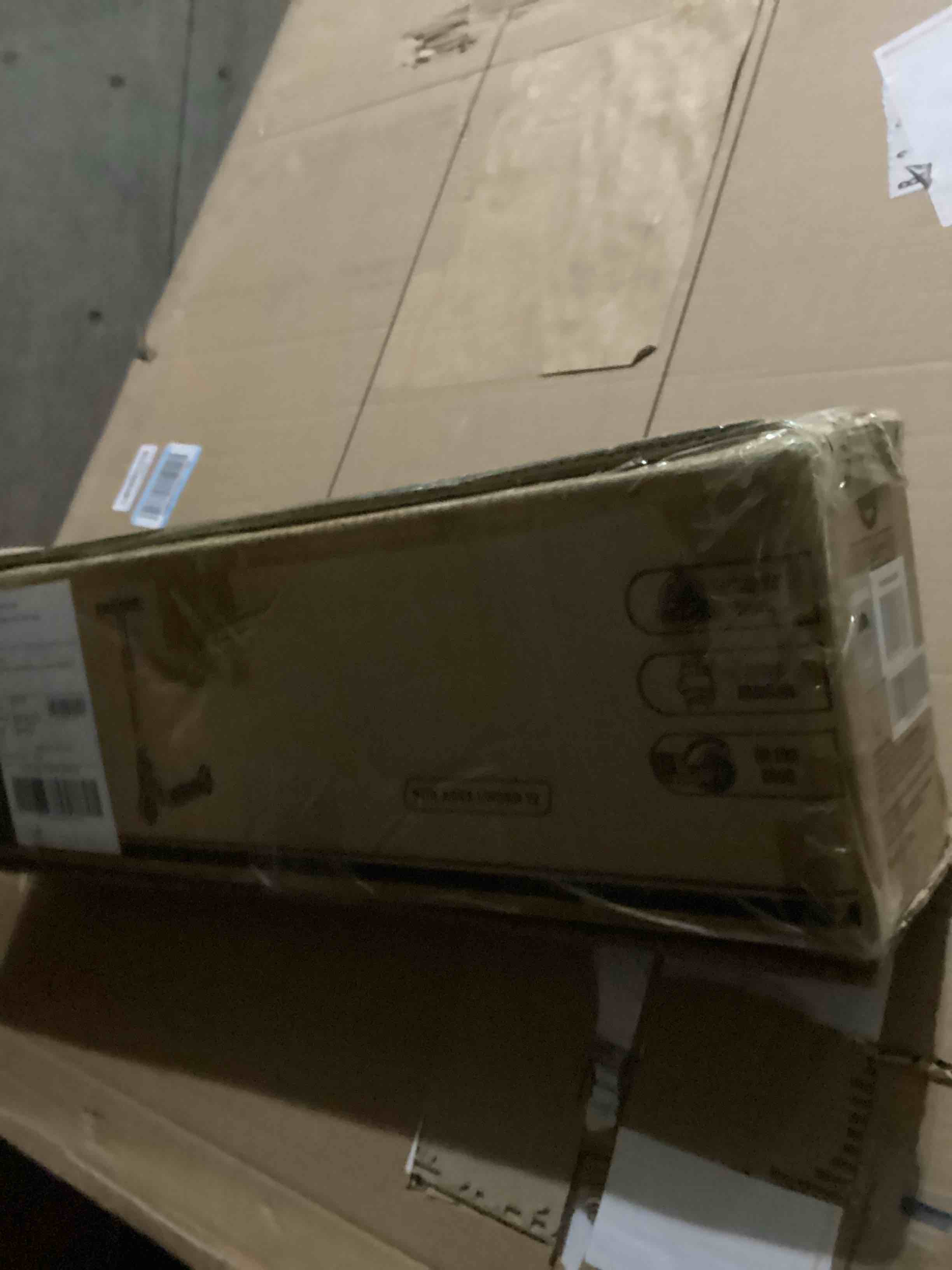 https://s3.amazonaws.com/lotting-images-prod/bidfta/PNK1224446_1746739494467.jpeg