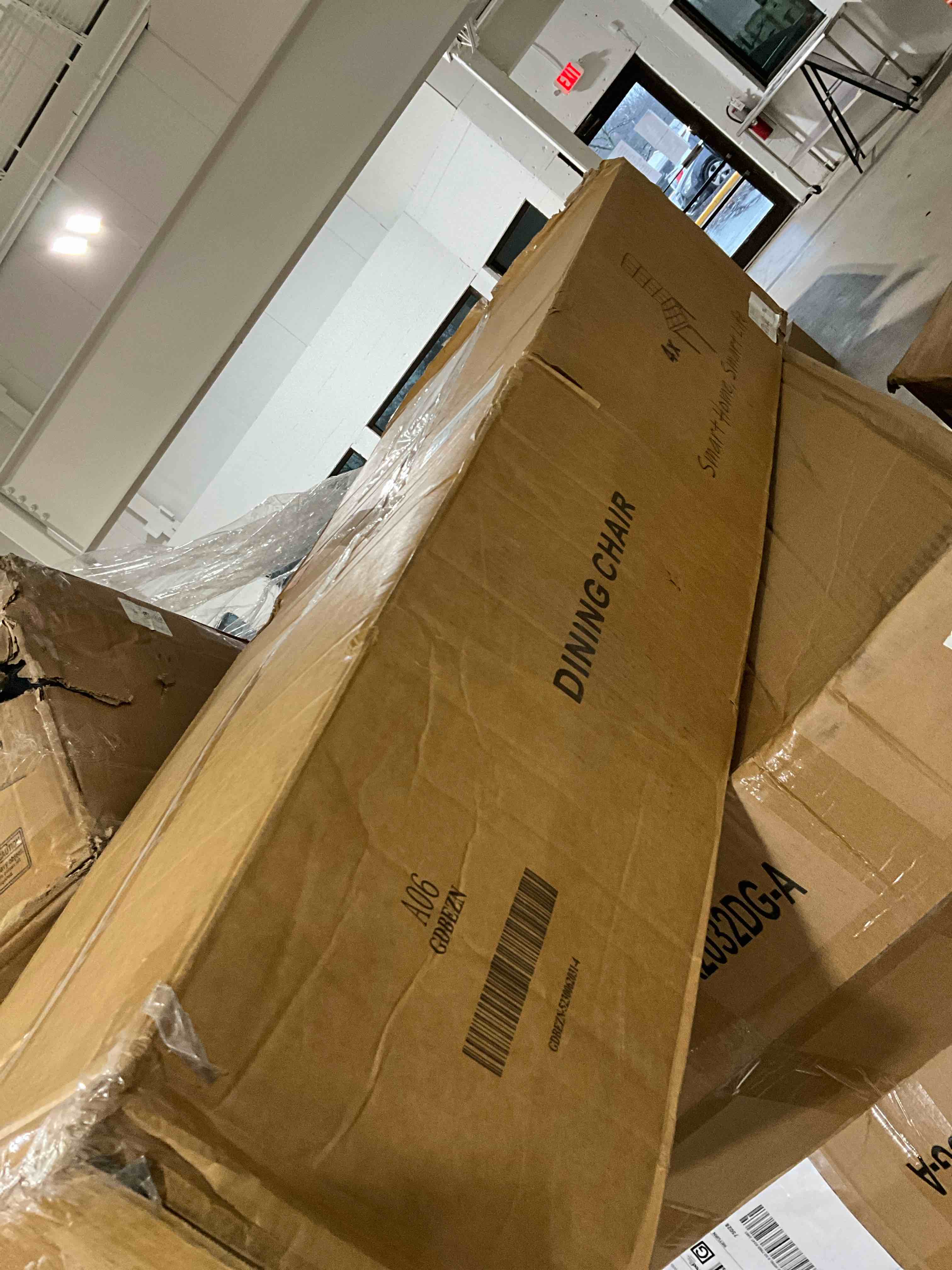 https://s3.amazonaws.com/lotting-images-prod/bidfta/PNK1225368_1734360019084.jpeg