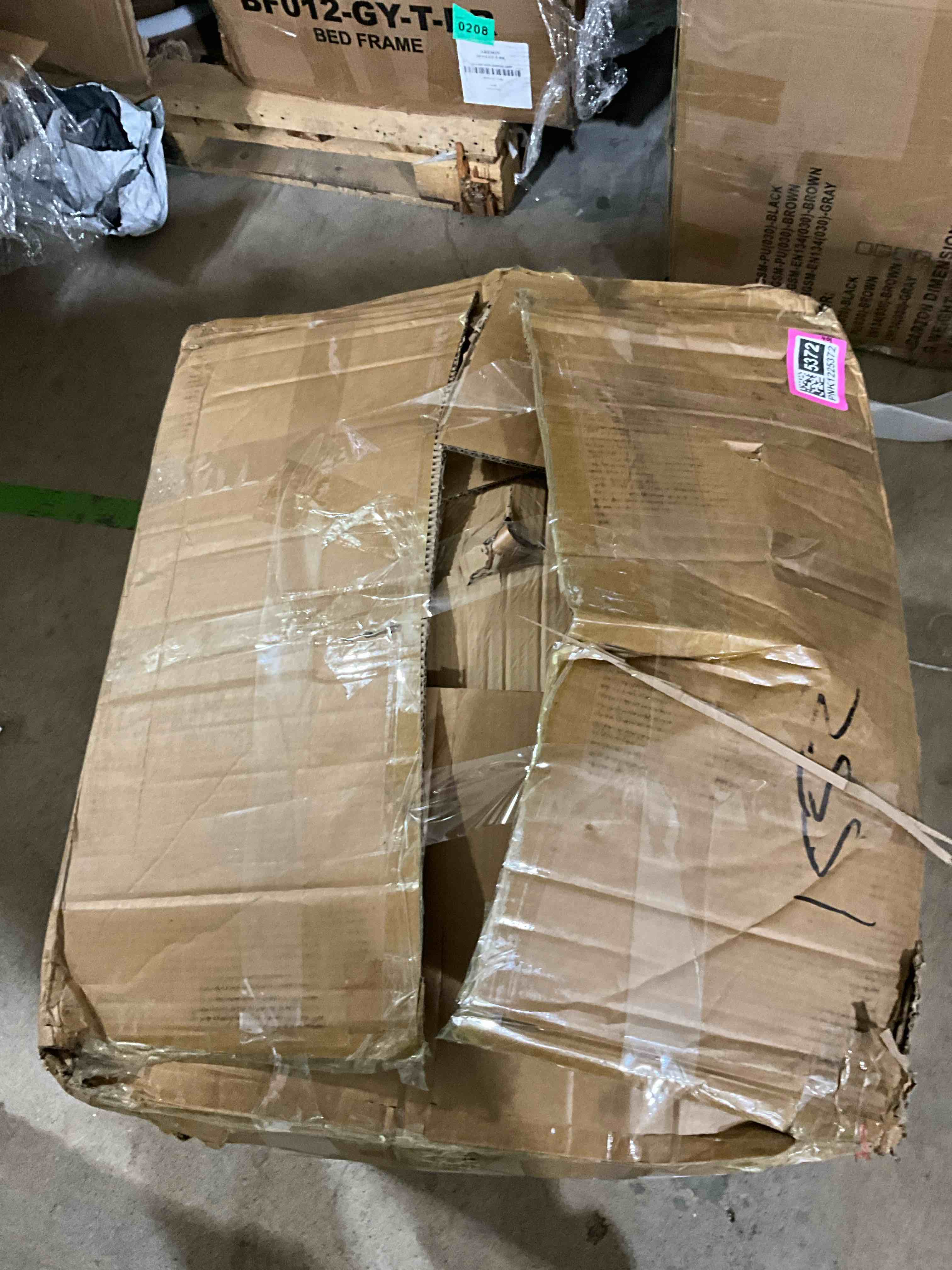 https://s3.amazonaws.com/lotting-images-prod/bidfta/PNK1225372_1734358489375.jpeg
