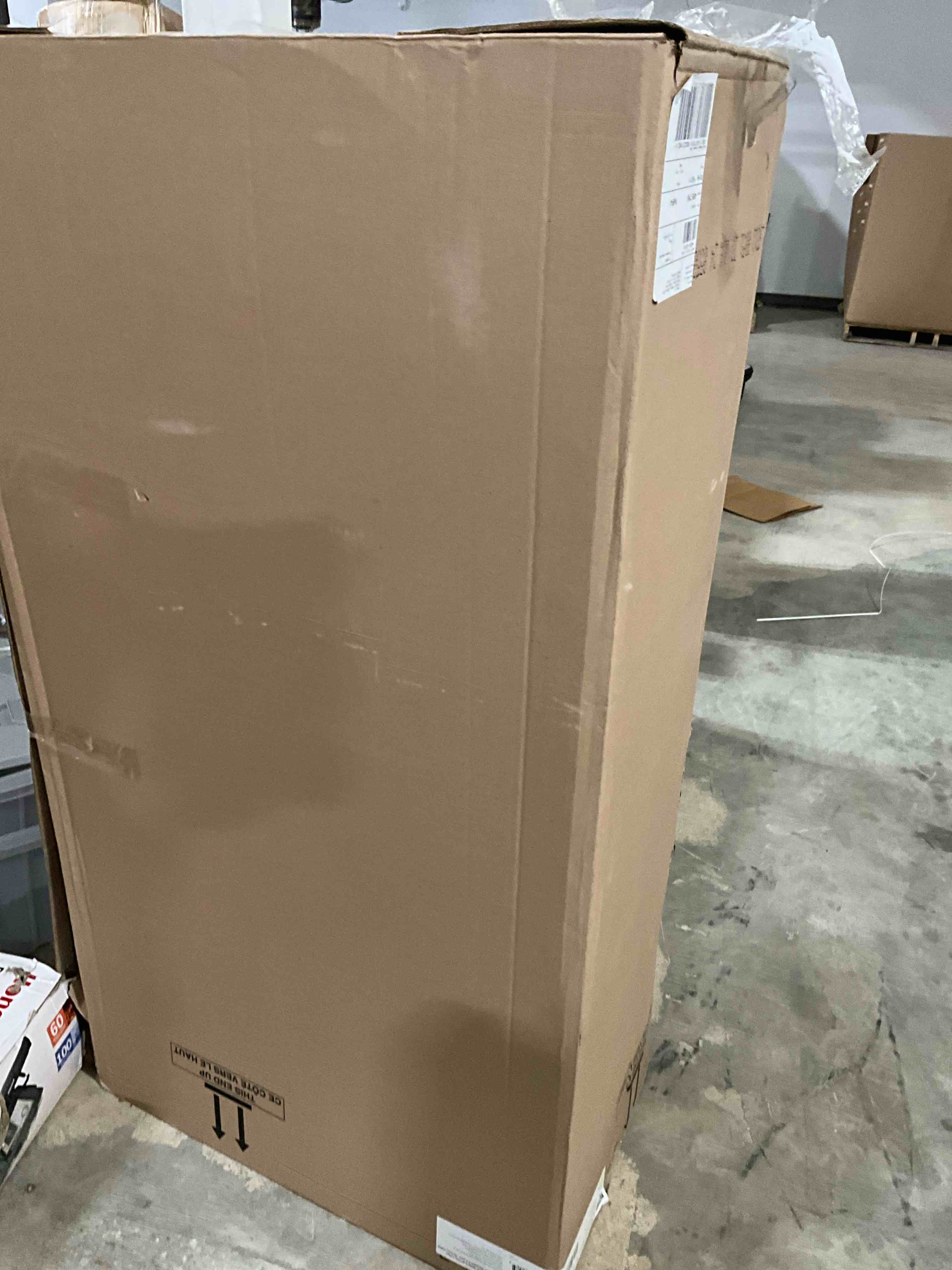 https://s3.amazonaws.com/lotting-images-prod/bidfta/PNK1225394_1734380059827.jpeg