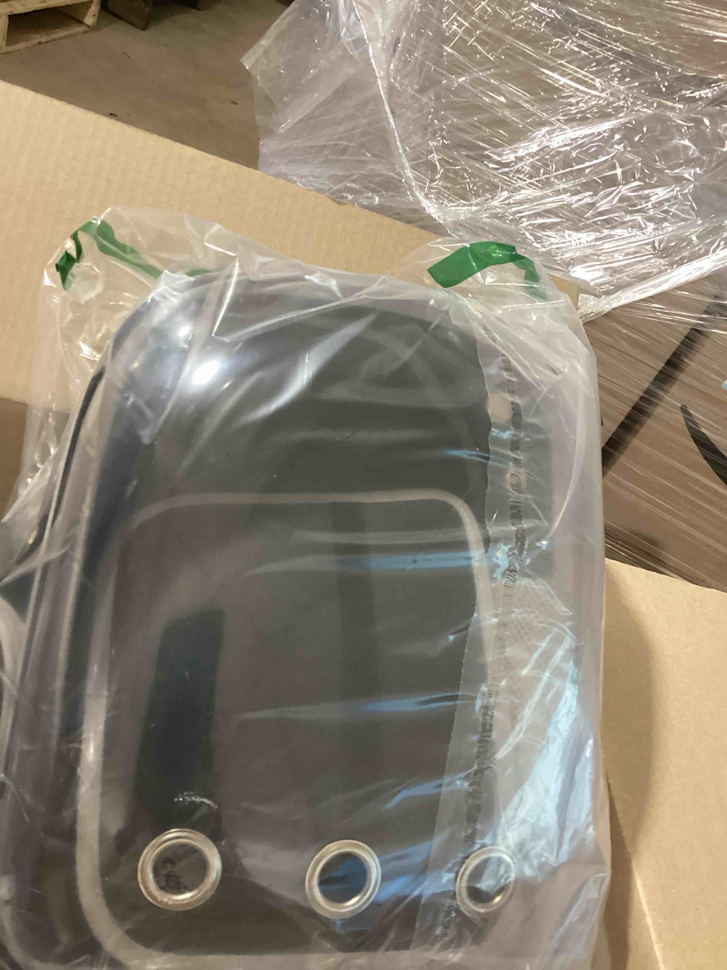 https://s3.amazonaws.com/lotting-images-prod/bidfta/PNK1225903_1735940258323.jpeg
