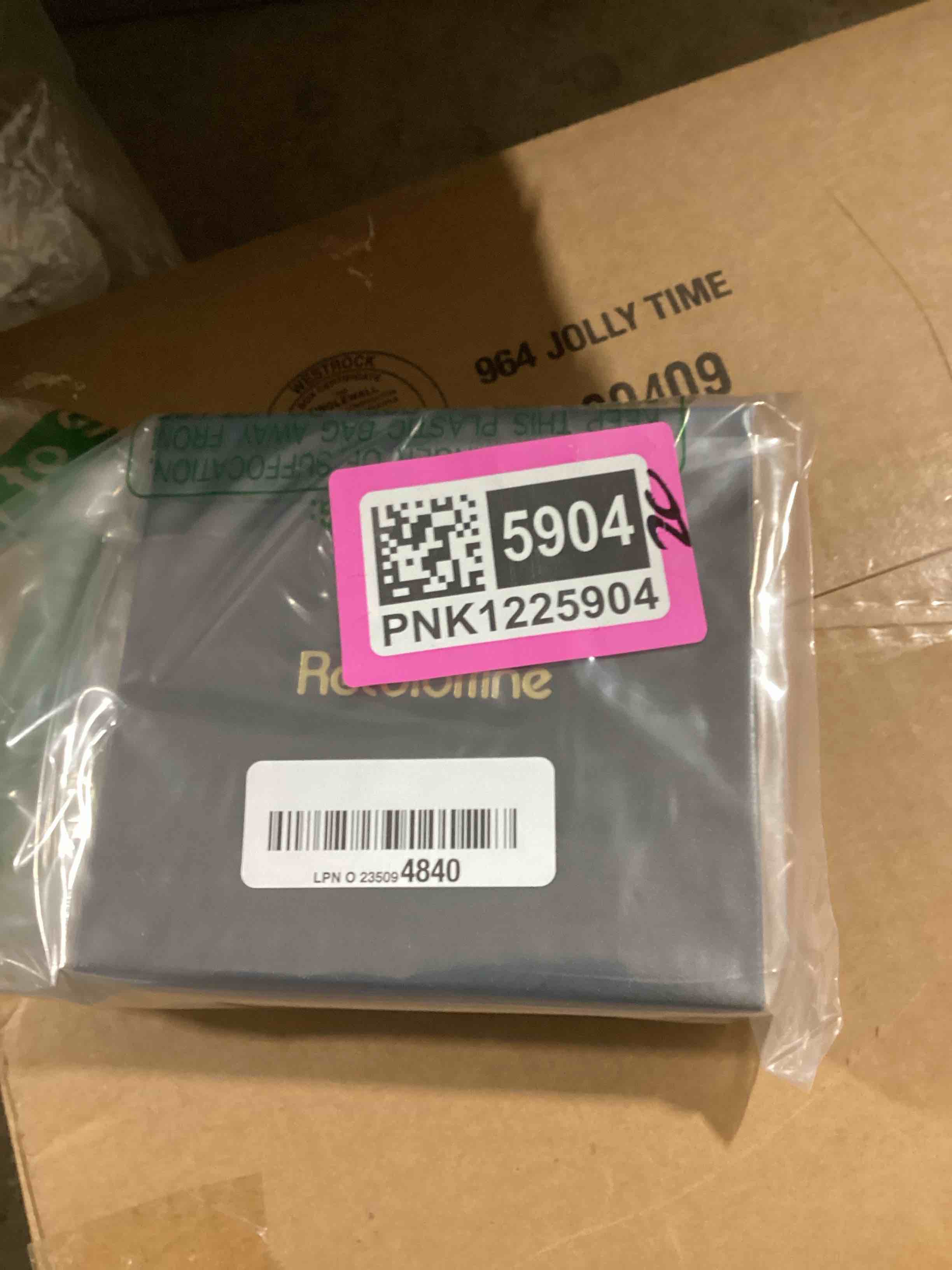 https://s3.amazonaws.com/lotting-images-prod/bidfta/PNK1225904_1735940236093.jpeg