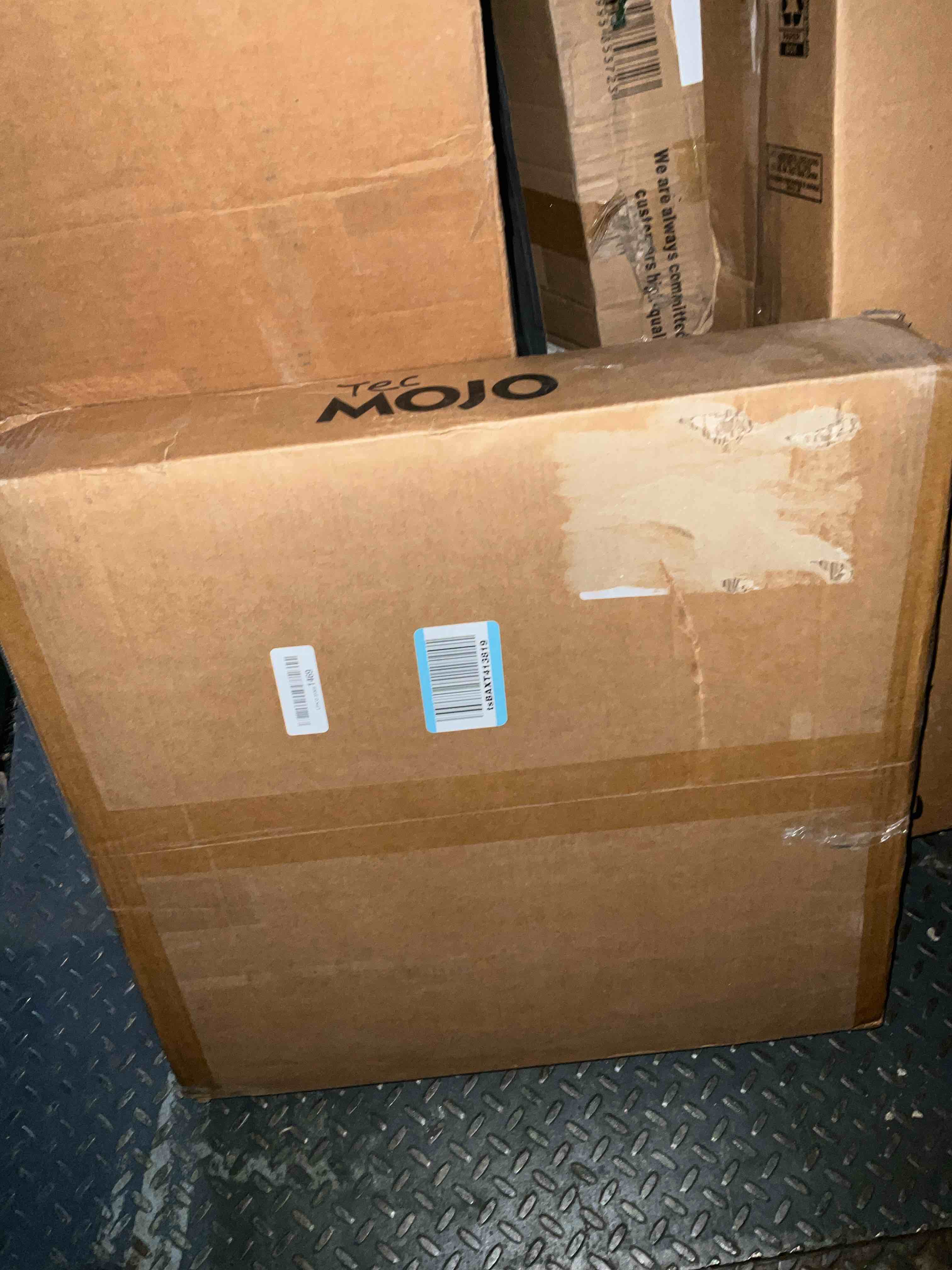 https://s3.amazonaws.com/lotting-images-prod/bidfta/PNK1226415_1746719593420.jpeg