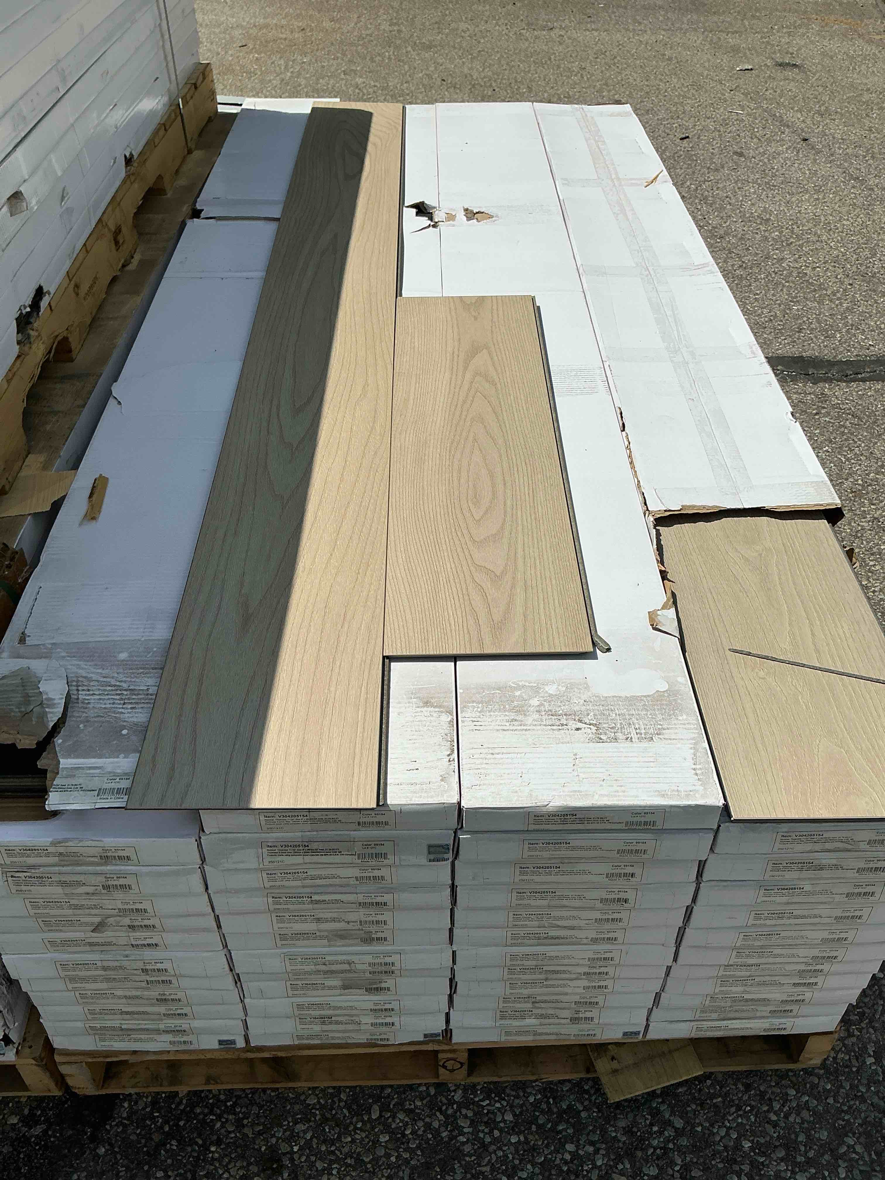 48 boxes 1,045.92 sq ft 11/32” thickness 9” x 86/53/33” 9.0mm vinyl flooring your bid per sq ft 