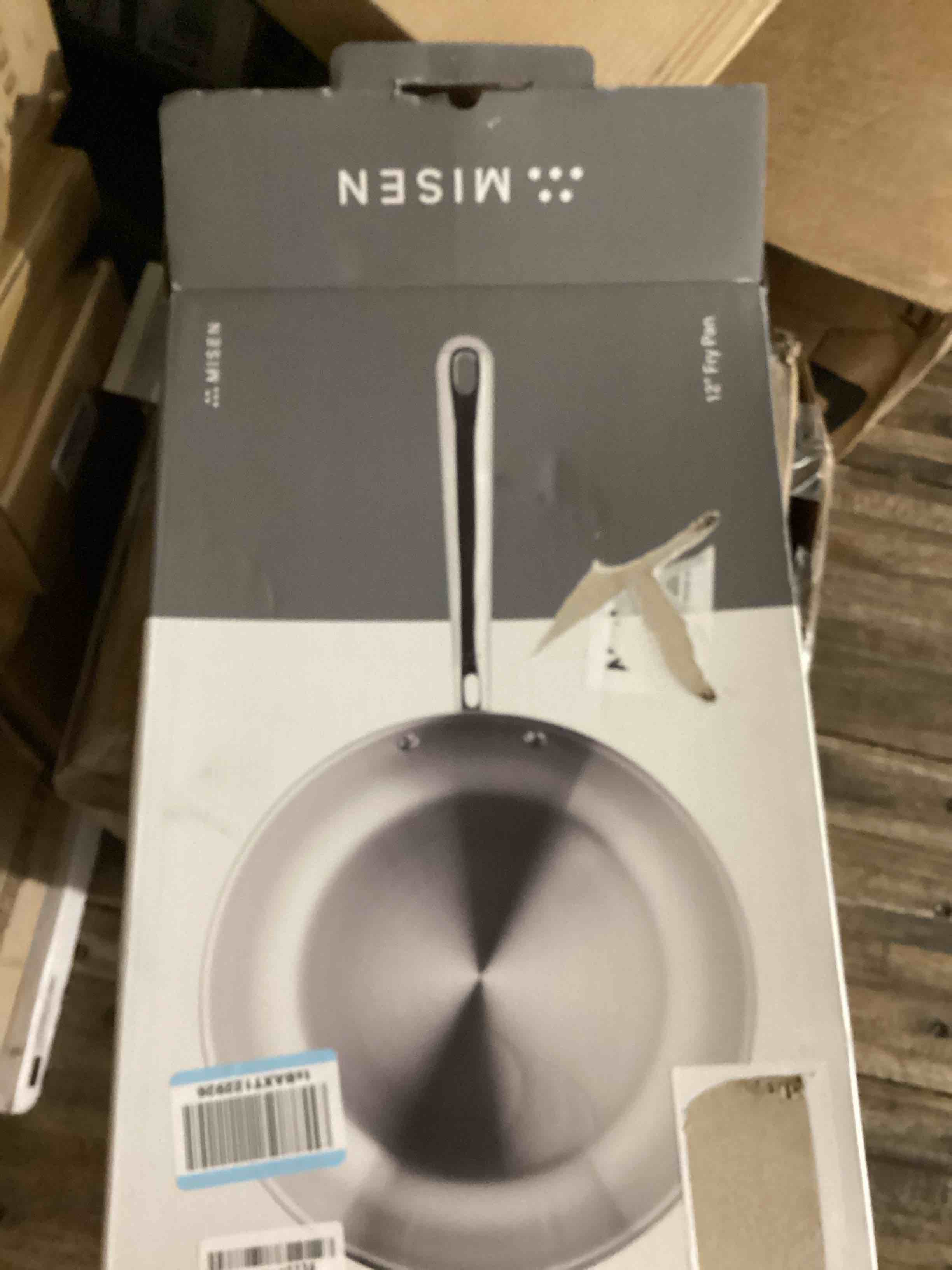 https://s3.amazonaws.com/lotting-images-prod/bidfta/PNK1228940_1759932189936.jpeg
