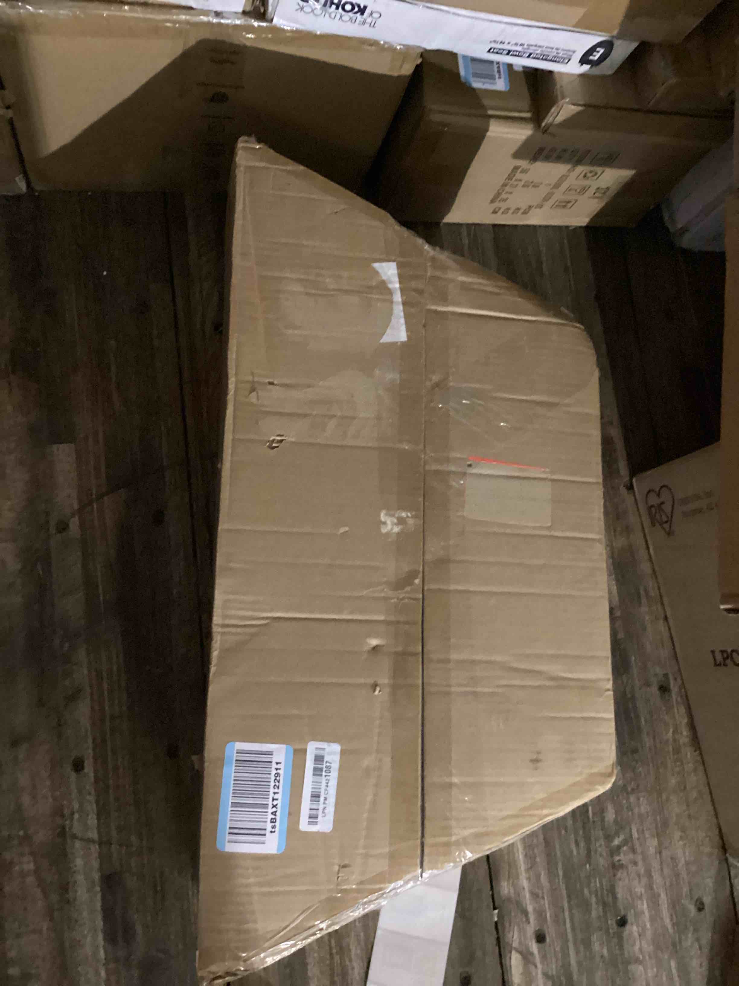 https://s3.amazonaws.com/lotting-images-prod/bidfta/PNK1229129_1759948852108.jpeg