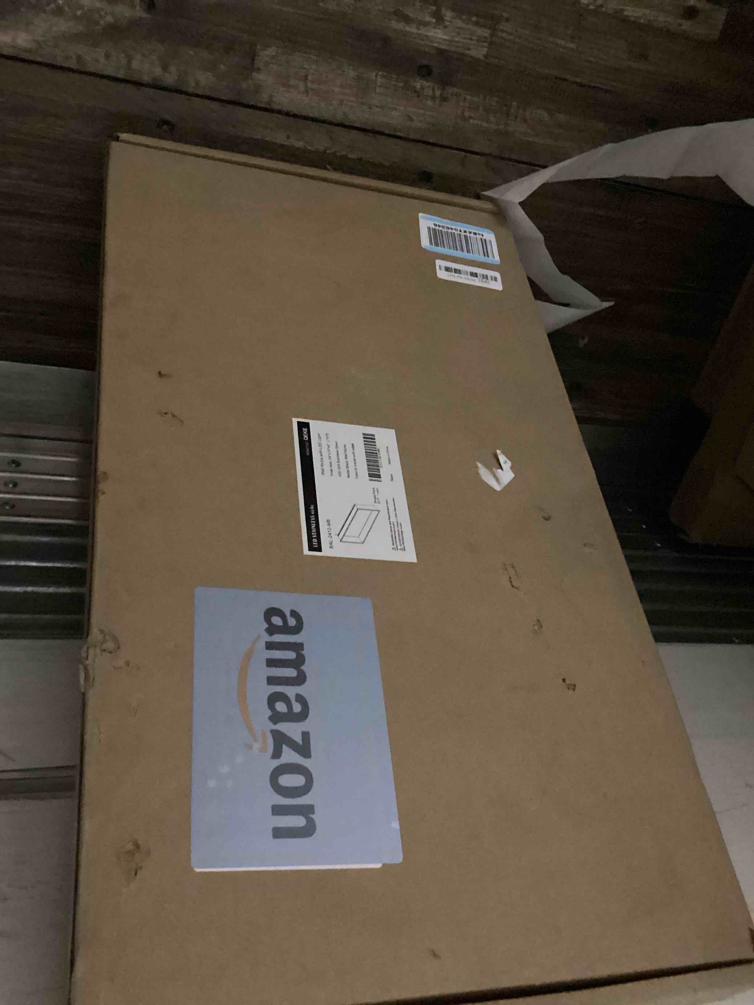 https://s3.amazonaws.com/lotting-images-prod/bidfta/PNK1229139_1759948492398.jpeg