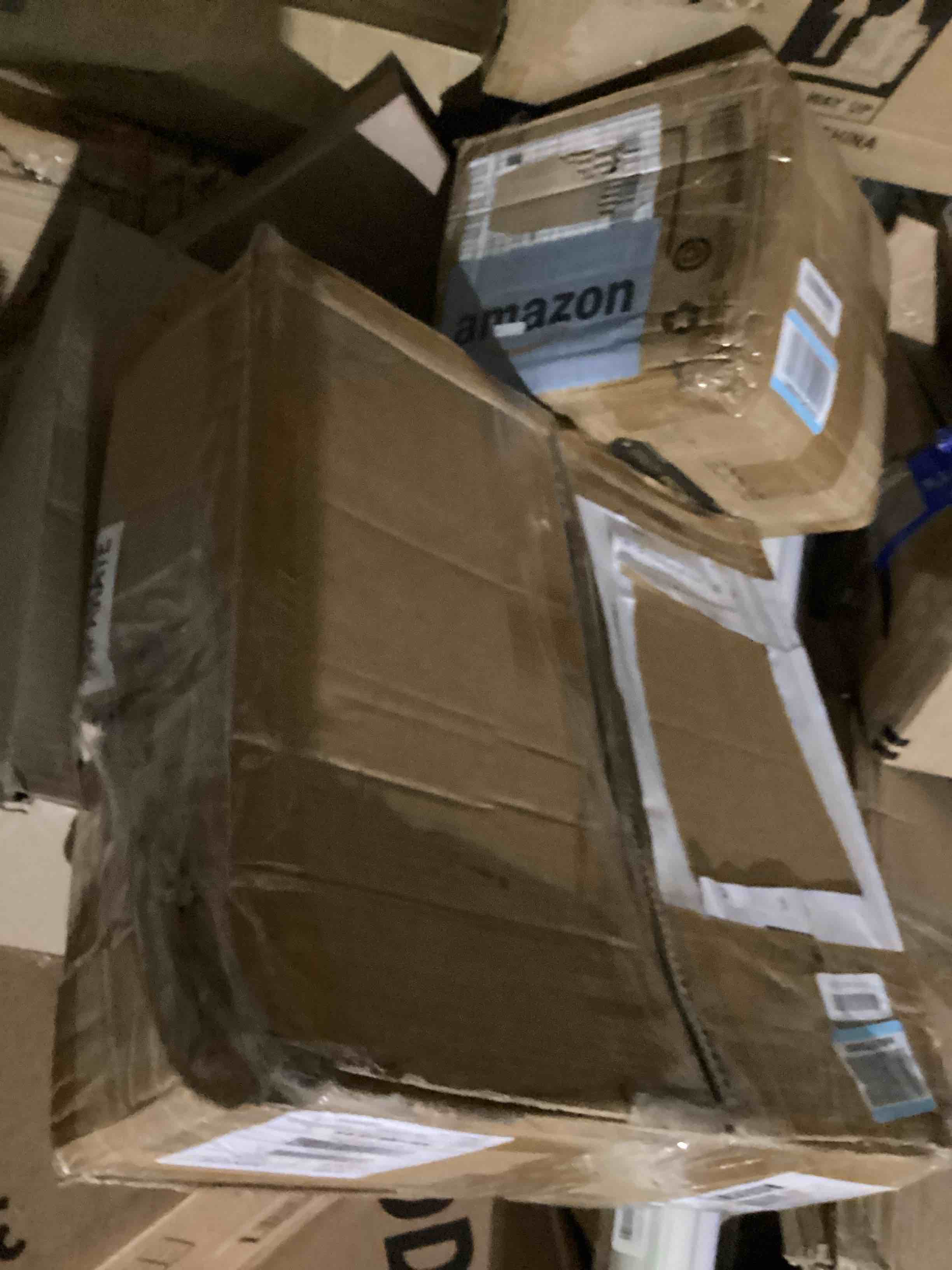 https://s3.amazonaws.com/lotting-images-prod/bidfta/PNK1229187_1759959670371.jpeg