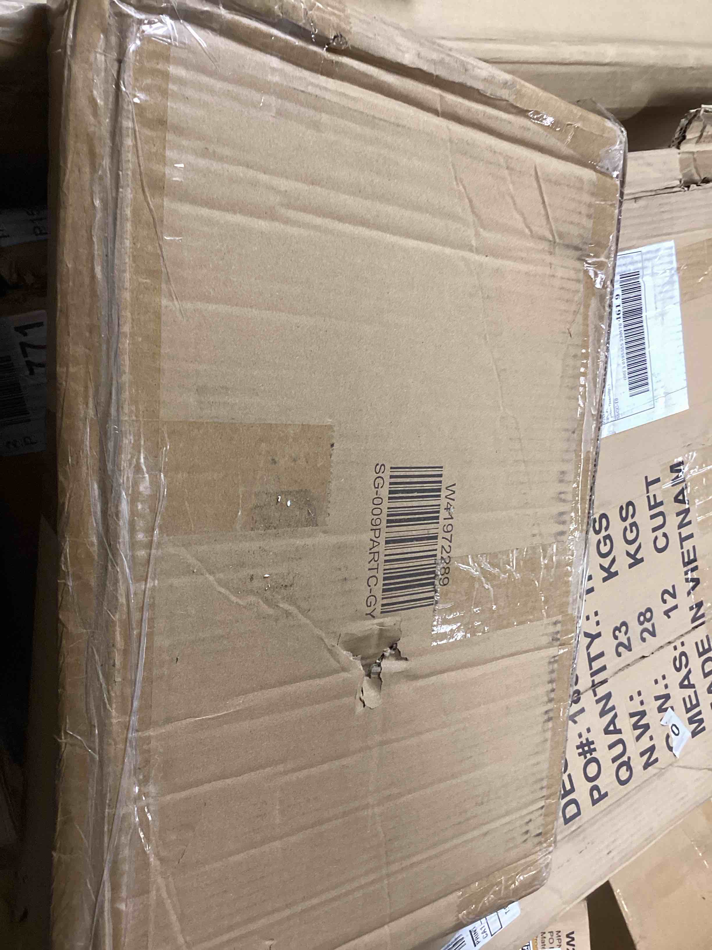 https://s3.amazonaws.com/lotting-images-prod/bidfta/PNK1229363_1760376923751.jpeg