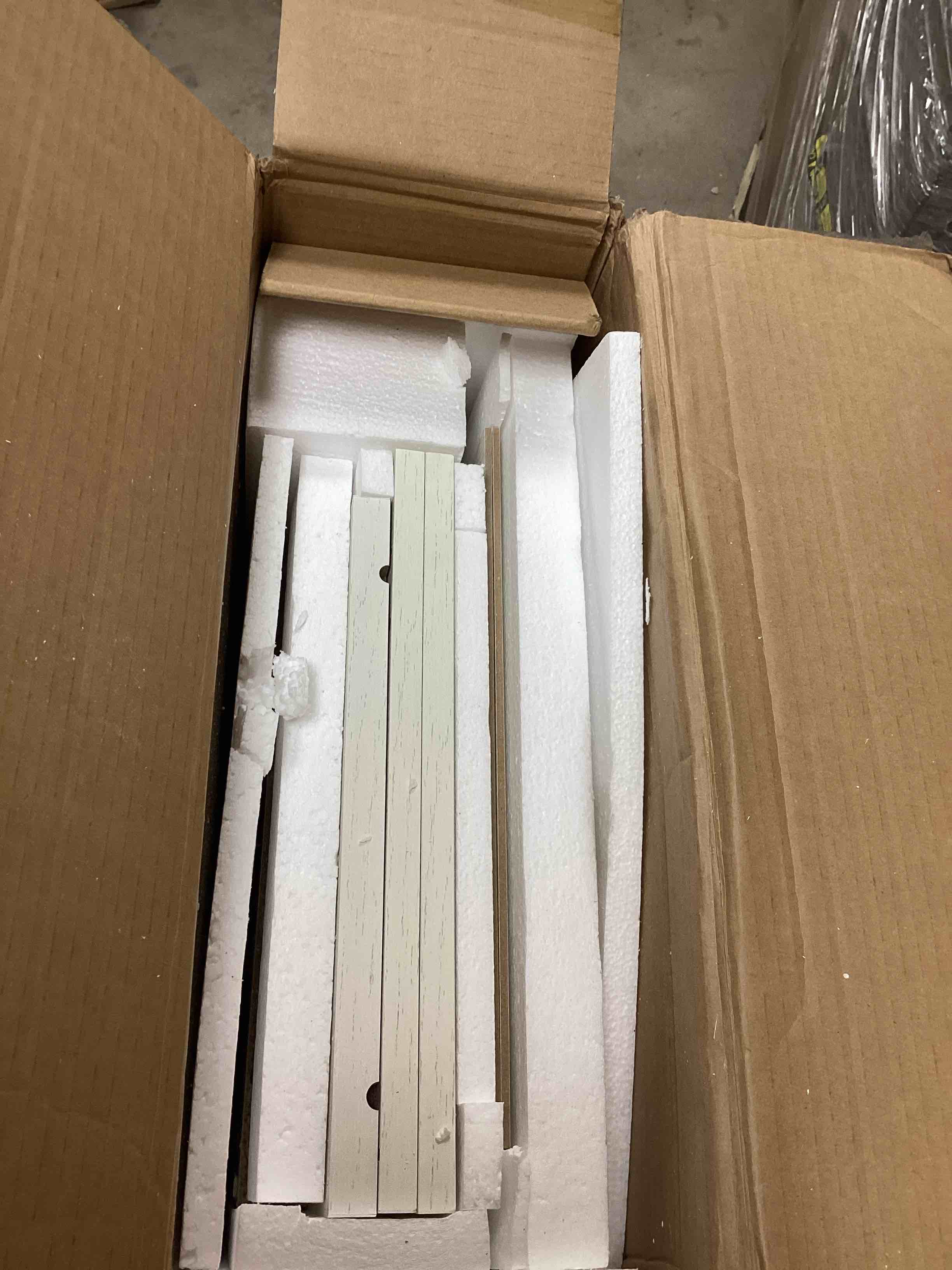 https://s3.amazonaws.com/lotting-images-prod/bidfta/PNK1229385_1760368298467.jpeg