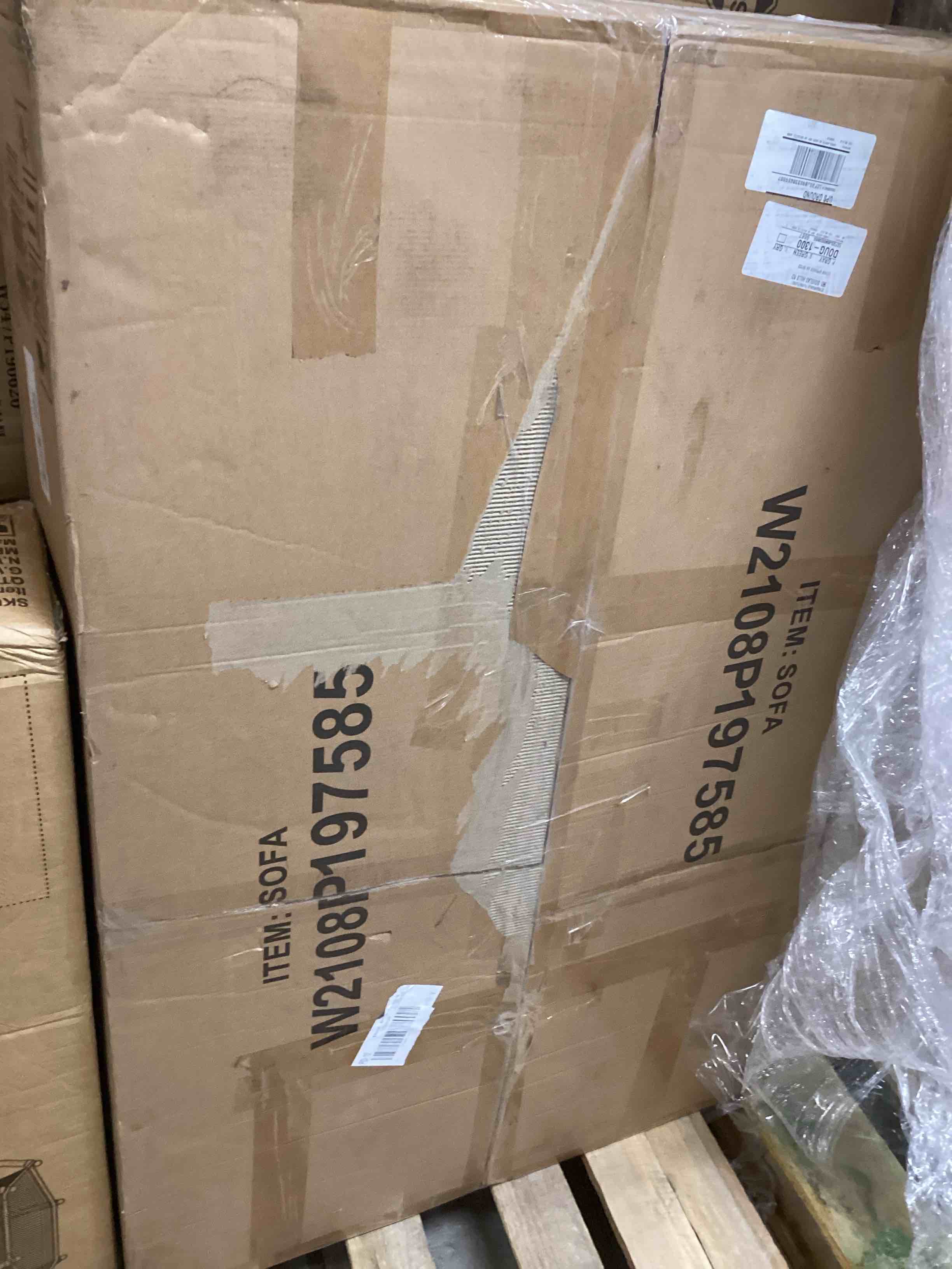 https://s3.amazonaws.com/lotting-images-prod/bidfta/PNK1229403_1760369110856.jpeg
