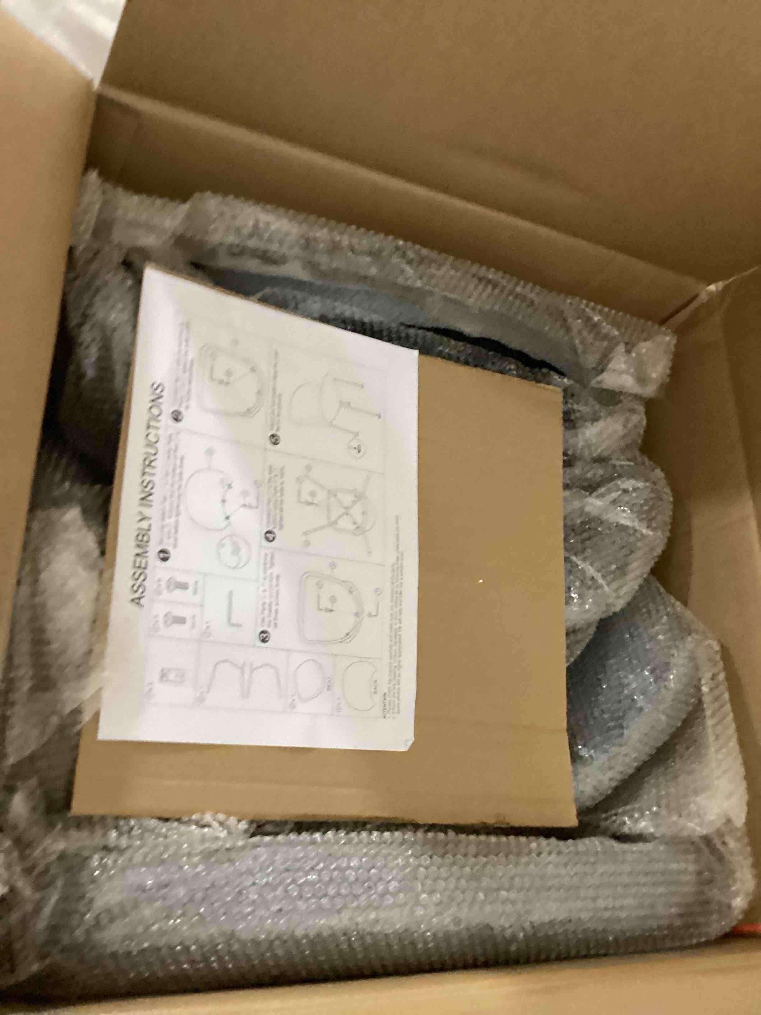 https://s3.amazonaws.com/lotting-images-prod/bidfta/PNK1229421_1760455360340.jpeg
