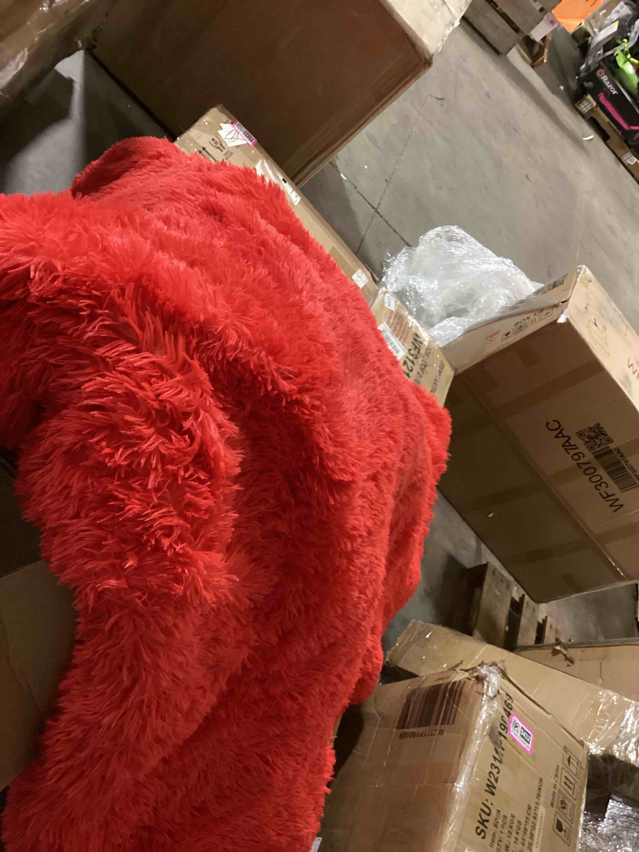 https://s3.amazonaws.com/lotting-images-prod/bidfta/PNK1229431_1760392010936.jpeg
