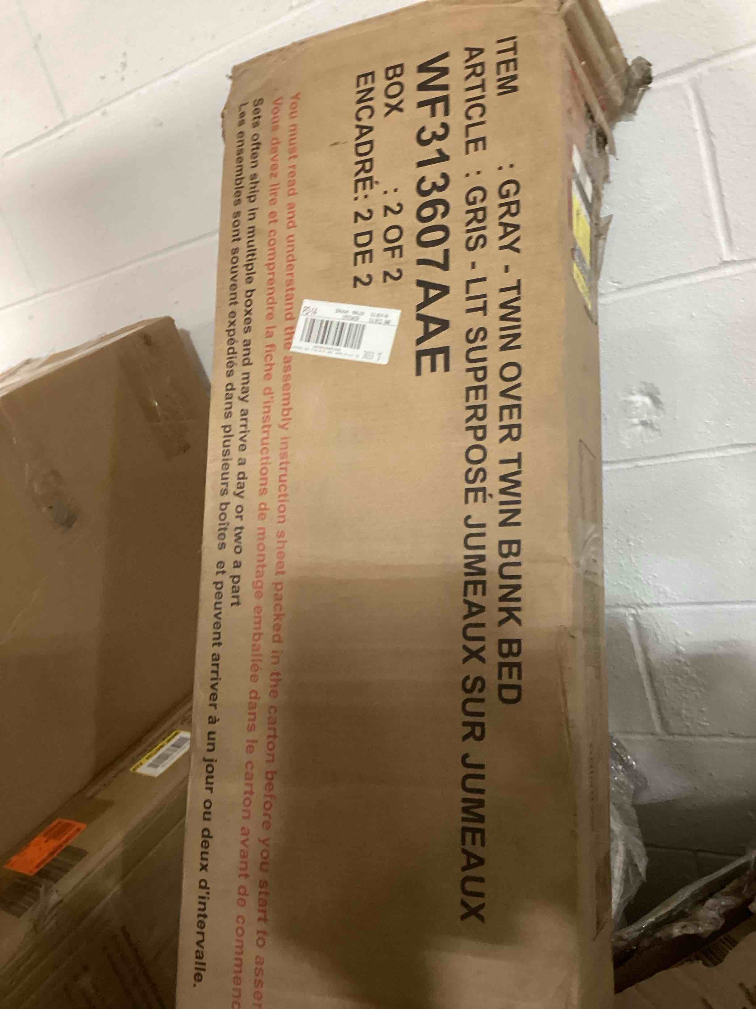 https://s3.amazonaws.com/lotting-images-prod/bidfta/PNK1229474_1760456114969.jpeg