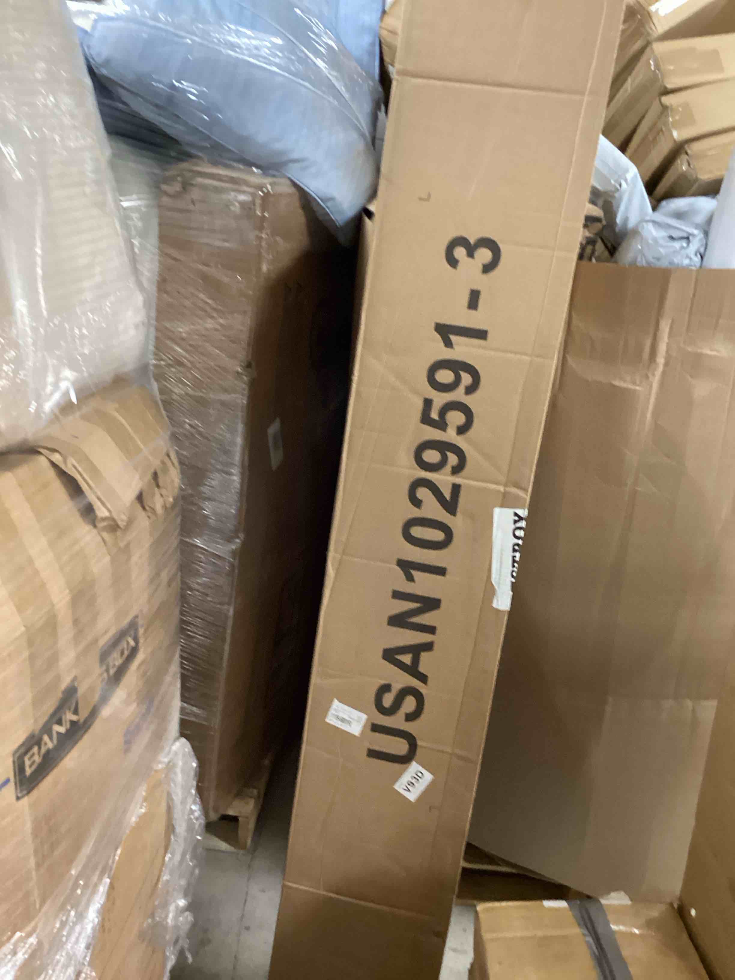 https://s3.amazonaws.com/lotting-images-prod/bidfta/PNK1229528_1760625983784.jpeg