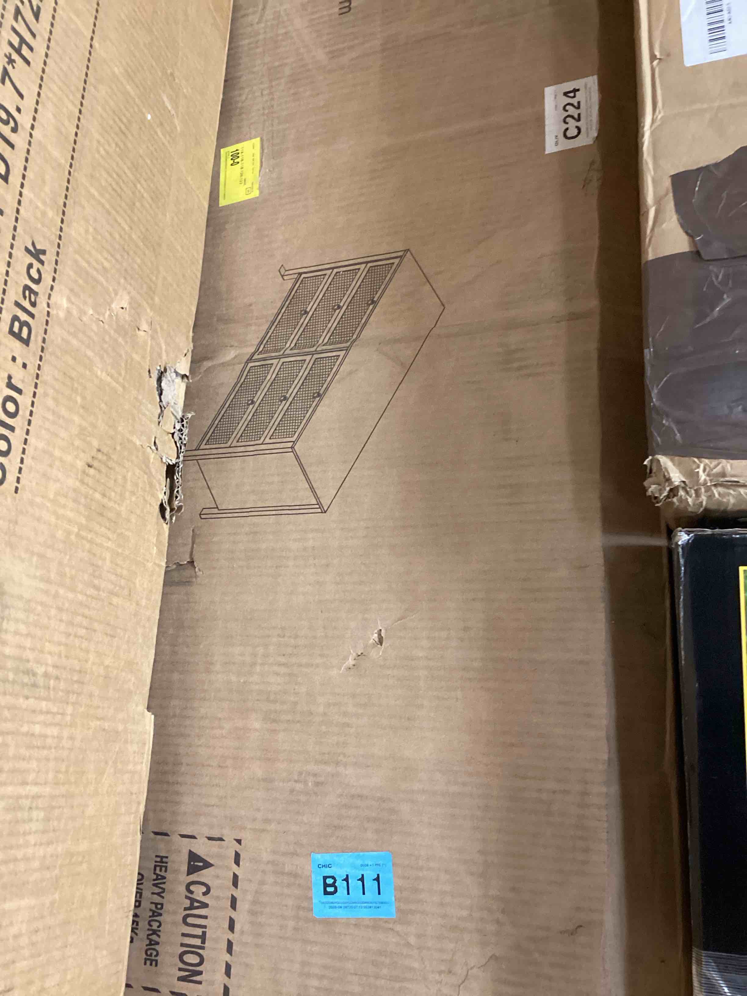 https://s3.amazonaws.com/lotting-images-prod/bidfta/PNK1229540_1760622300077.jpeg