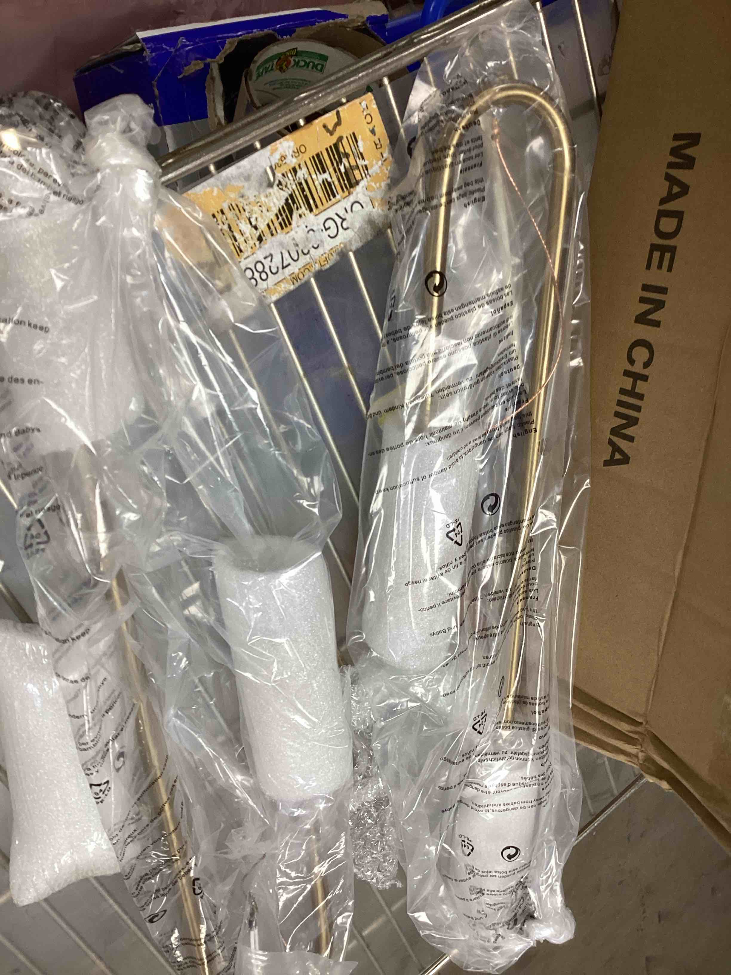 https://s3.amazonaws.com/lotting-images-prod/bidfta/PNK1229560_1760643668076.jpeg