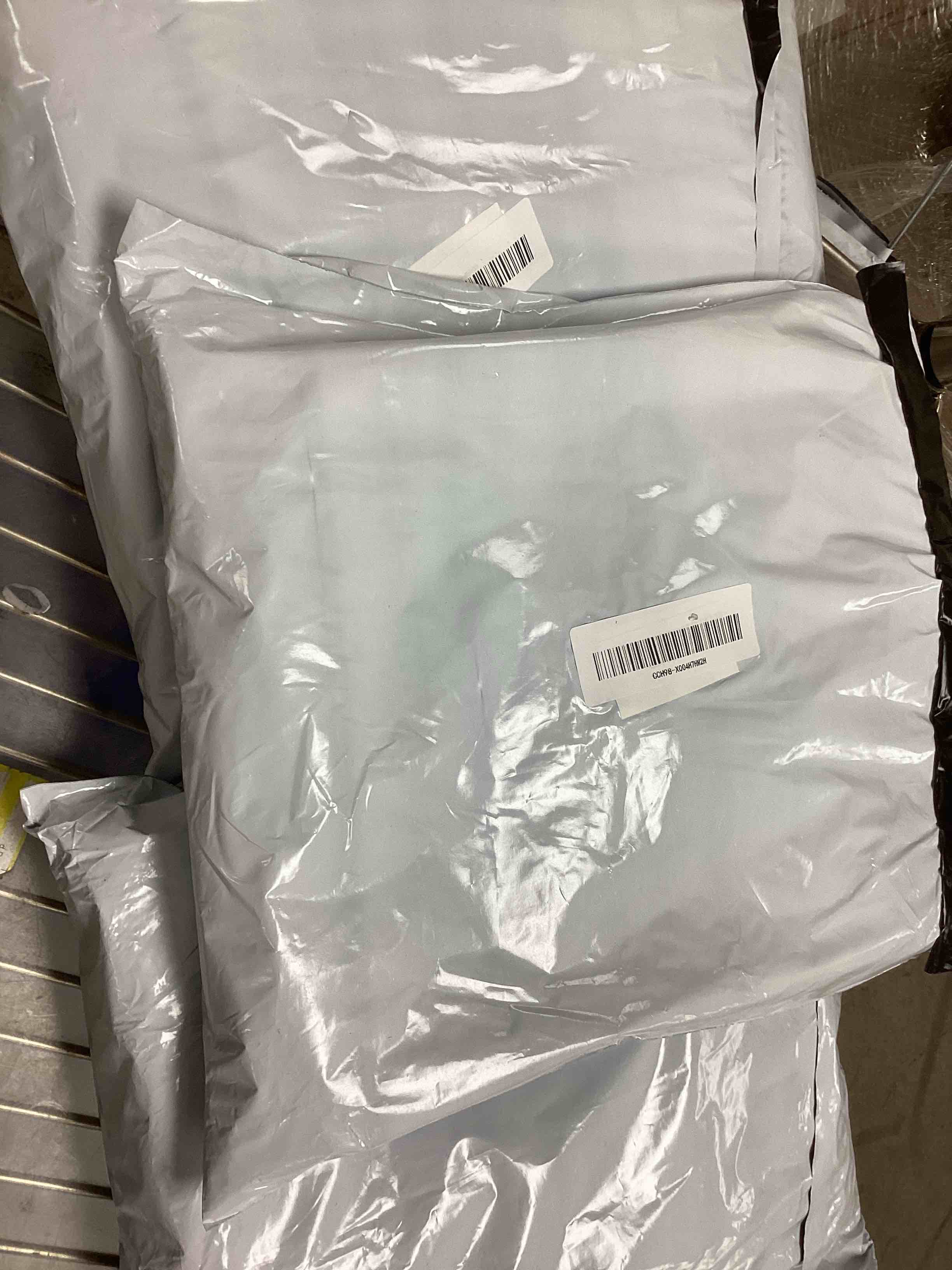 https://s3.amazonaws.com/lotting-images-prod/bidfta/PNK1229574_1760641572527.jpeg
