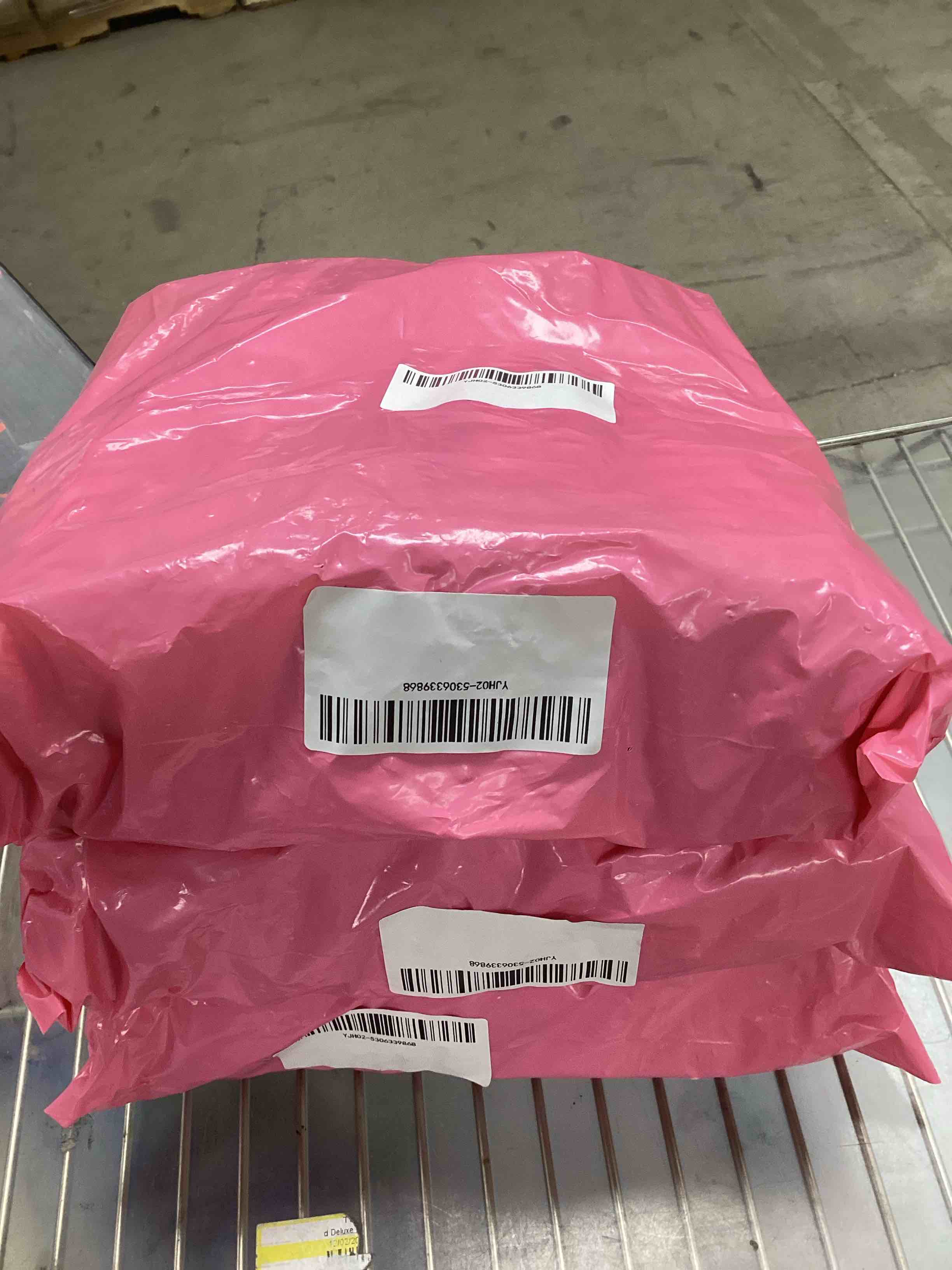 https://s3.amazonaws.com/lotting-images-prod/bidfta/PNK1229579_1760640325631.jpeg
