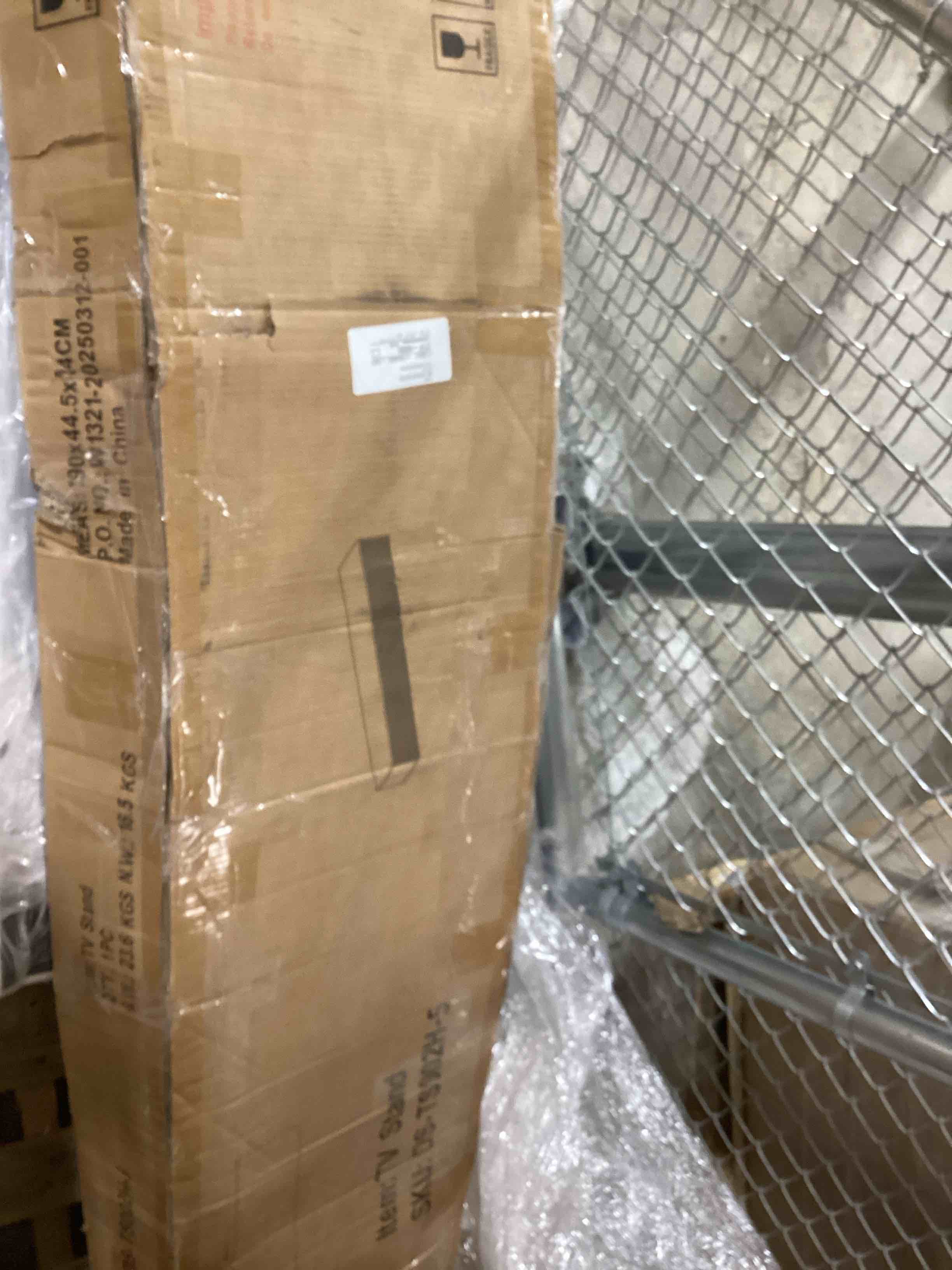 https://s3.amazonaws.com/lotting-images-prod/bidfta/PNK1229615_1760732801003.jpeg