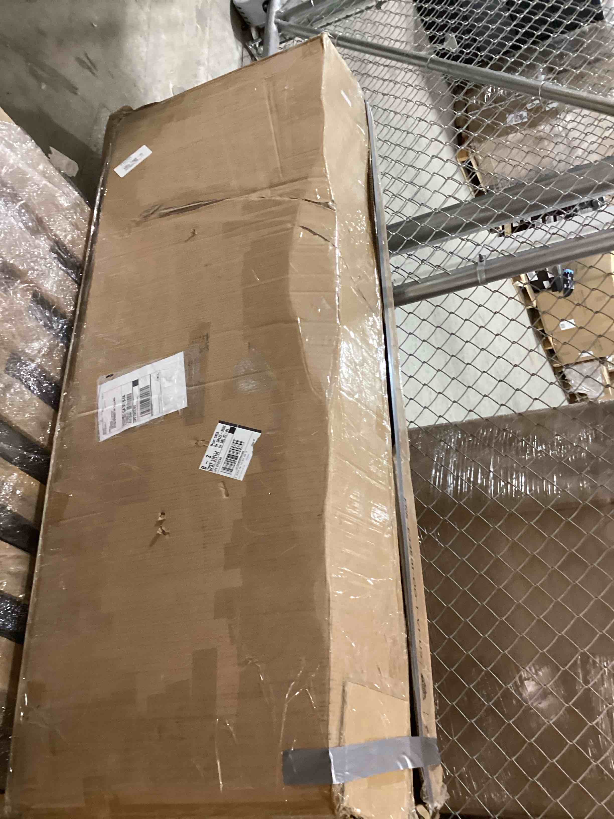 https://s3.amazonaws.com/lotting-images-prod/bidfta/PNK1229708_1760736955258.jpeg