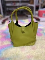 green women’s wallet